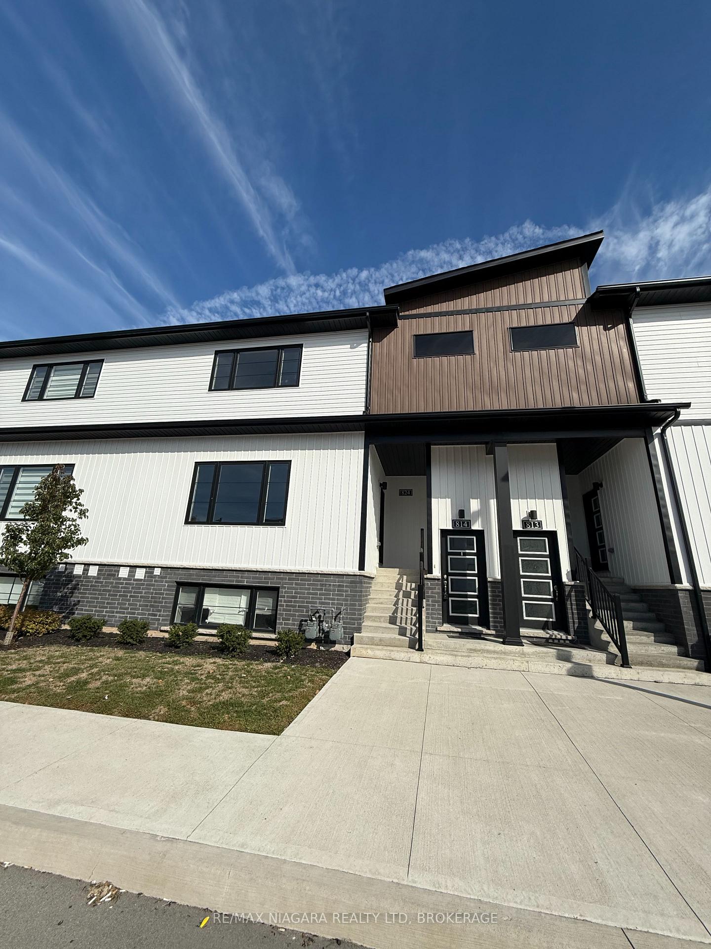 Photo 2 of Unit 824, 4263 Fourth Avenue, Niagara Falls, Downtown — HOMEH
