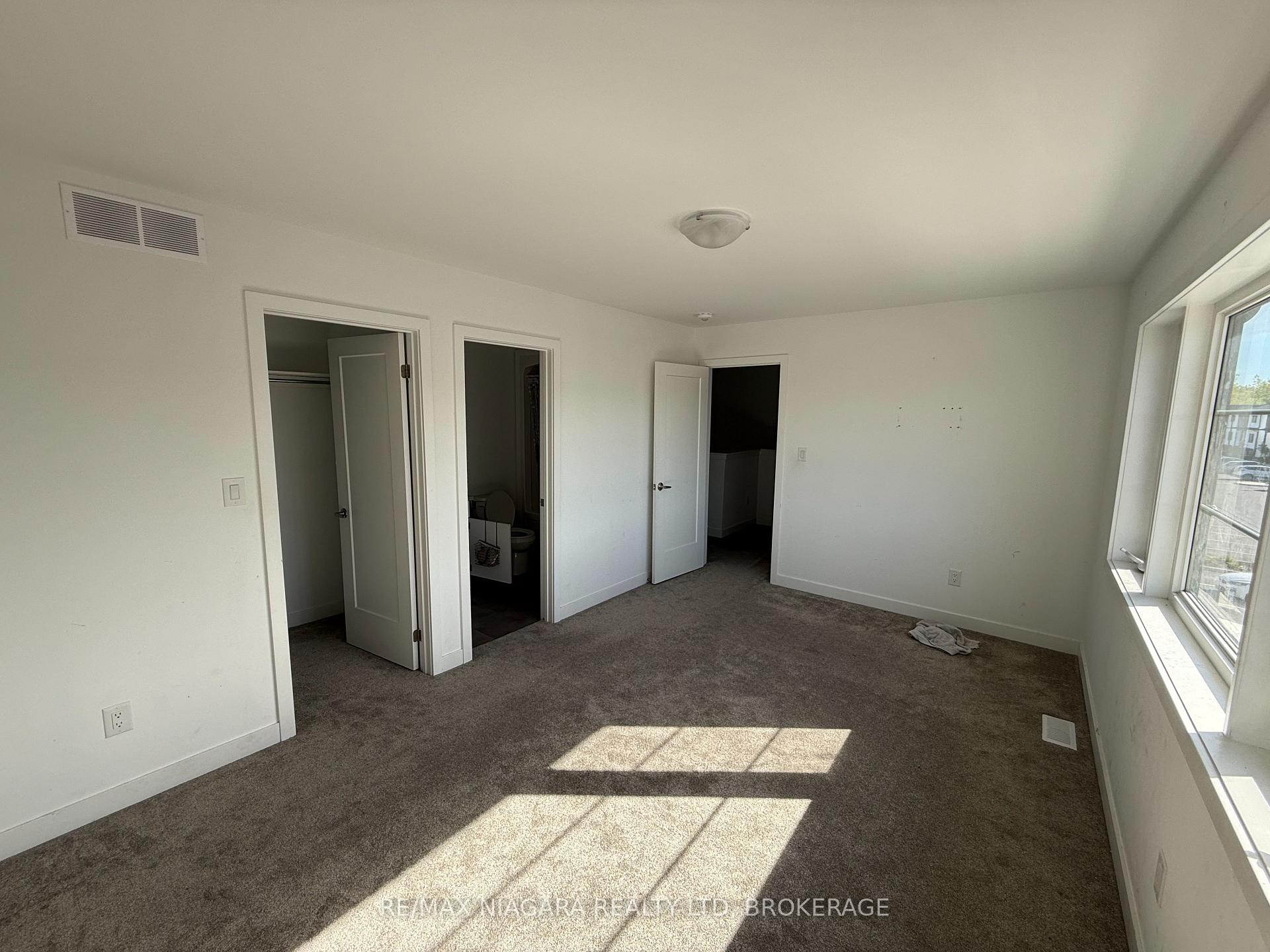 Photo 5 of Unit 824, 4263 Fourth Avenue, Niagara Falls, Downtown — HOMEH