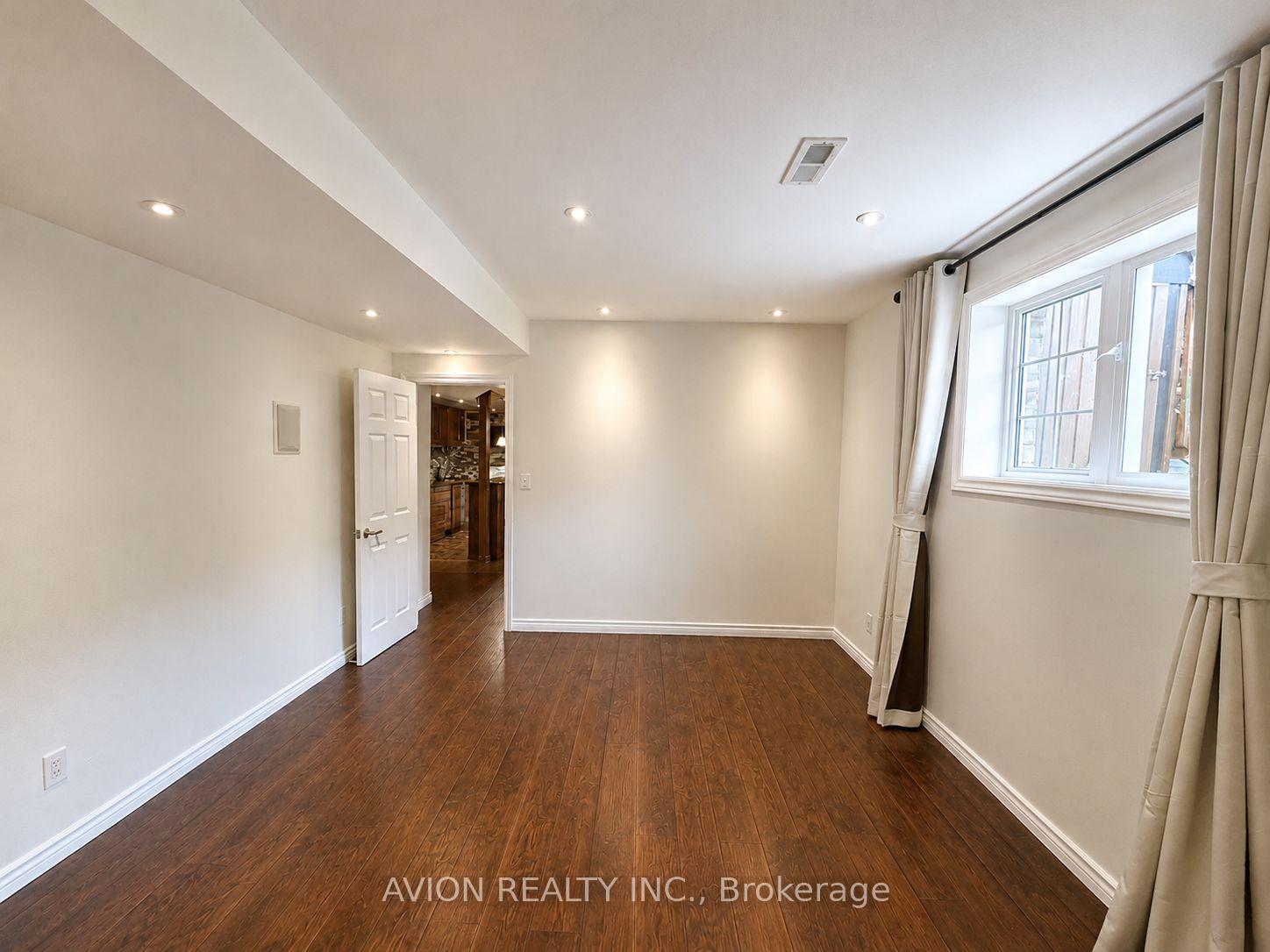 Photo 6 of Unit Basement, 26 Wendelyn Drive, Richmond Hill, Jefferson — HOMEH