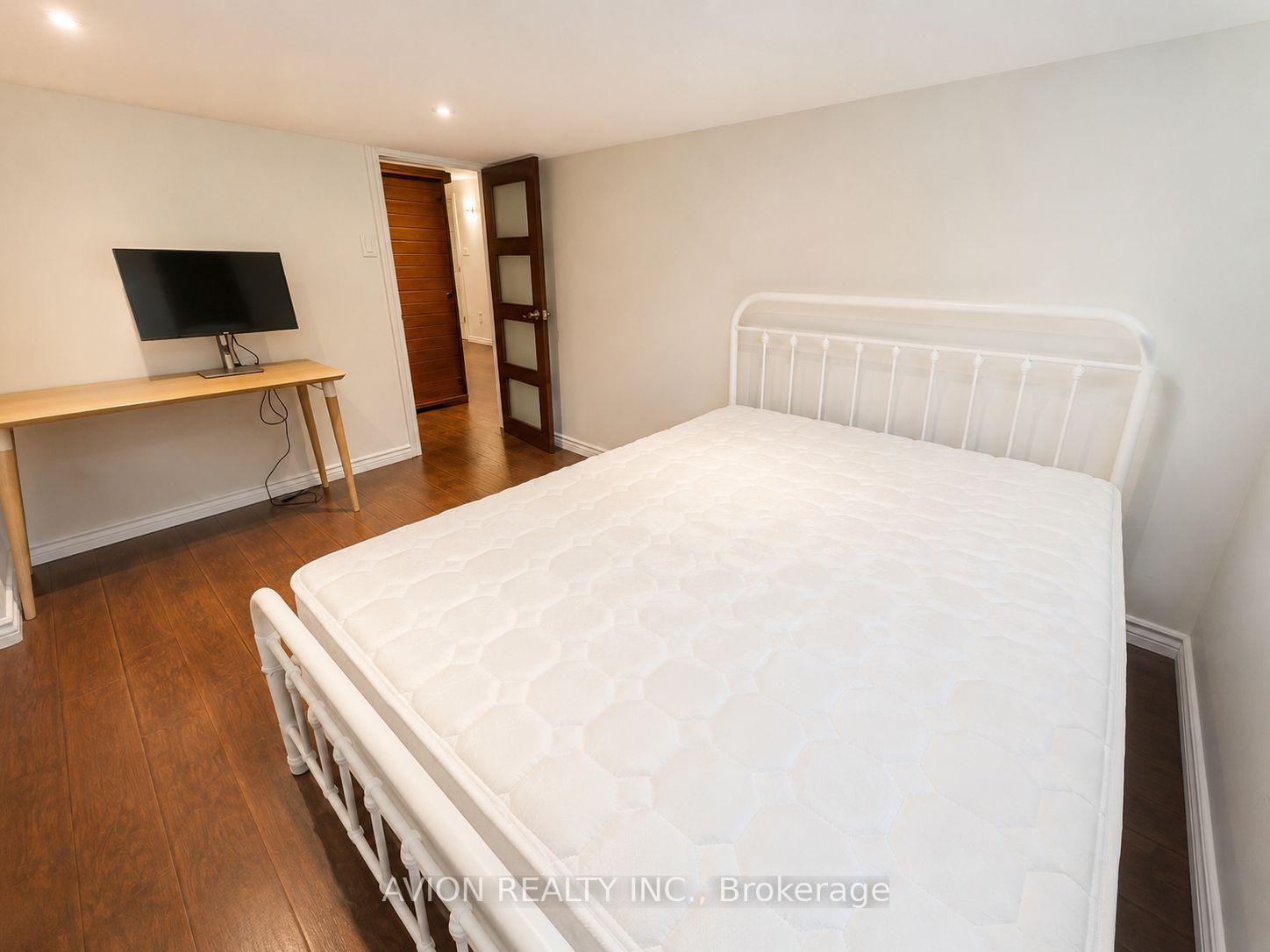 Photo 10 of Unit Basement, 26 Wendelyn Drive, Richmond Hill, Jefferson — HOMEH