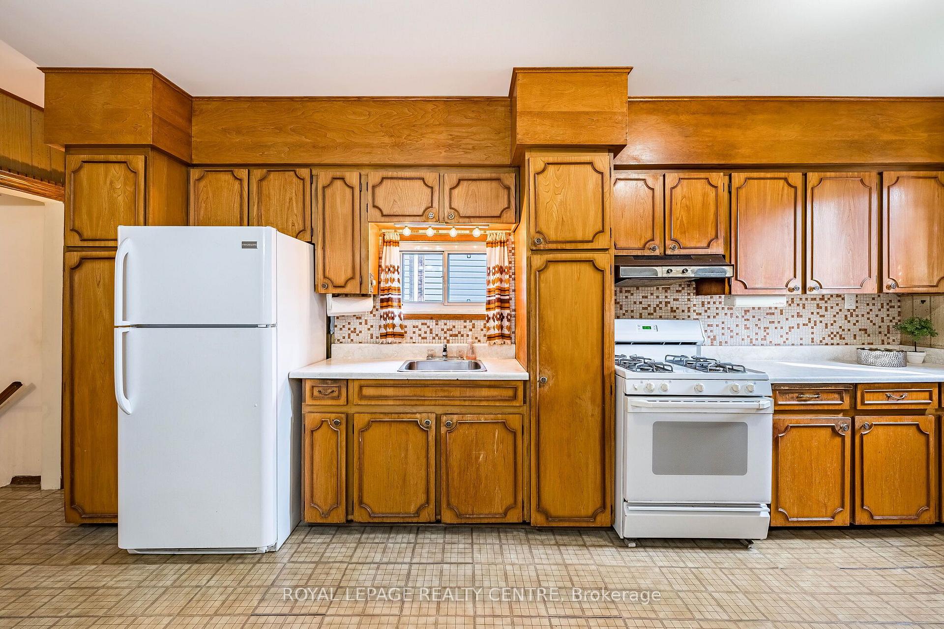 Photo 15 of 115 Priscilla Avenue, Toronto, Runnymede-Bloor West Village — HOMEH