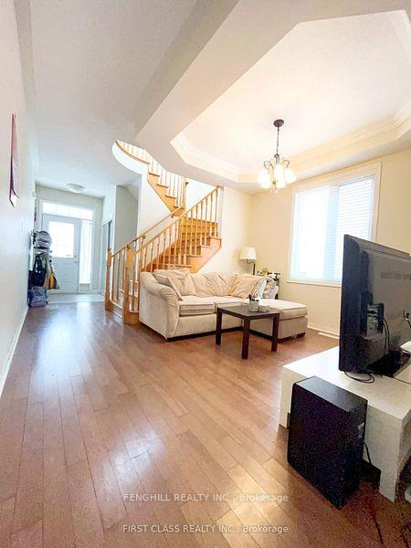 Photo 2 of 18 Magnotta Road, Markham, Cachet — HOMEH
