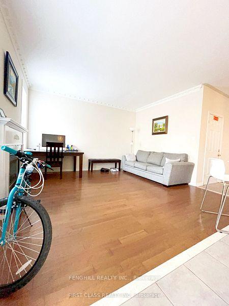 Photo 6 of 18 Magnotta Road, Markham, Cachet — HOMEH