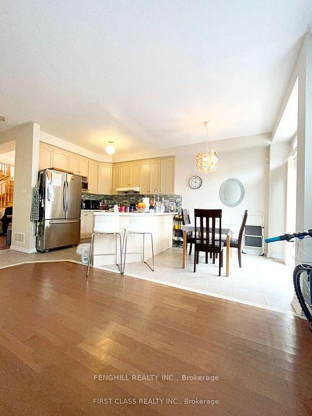 Photo 7 of 18 Magnotta Road, Markham, Cachet — HOMEH