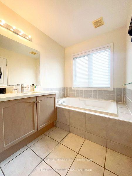 Photo 12 of 18 Magnotta Road, Markham, Cachet — HOMEH