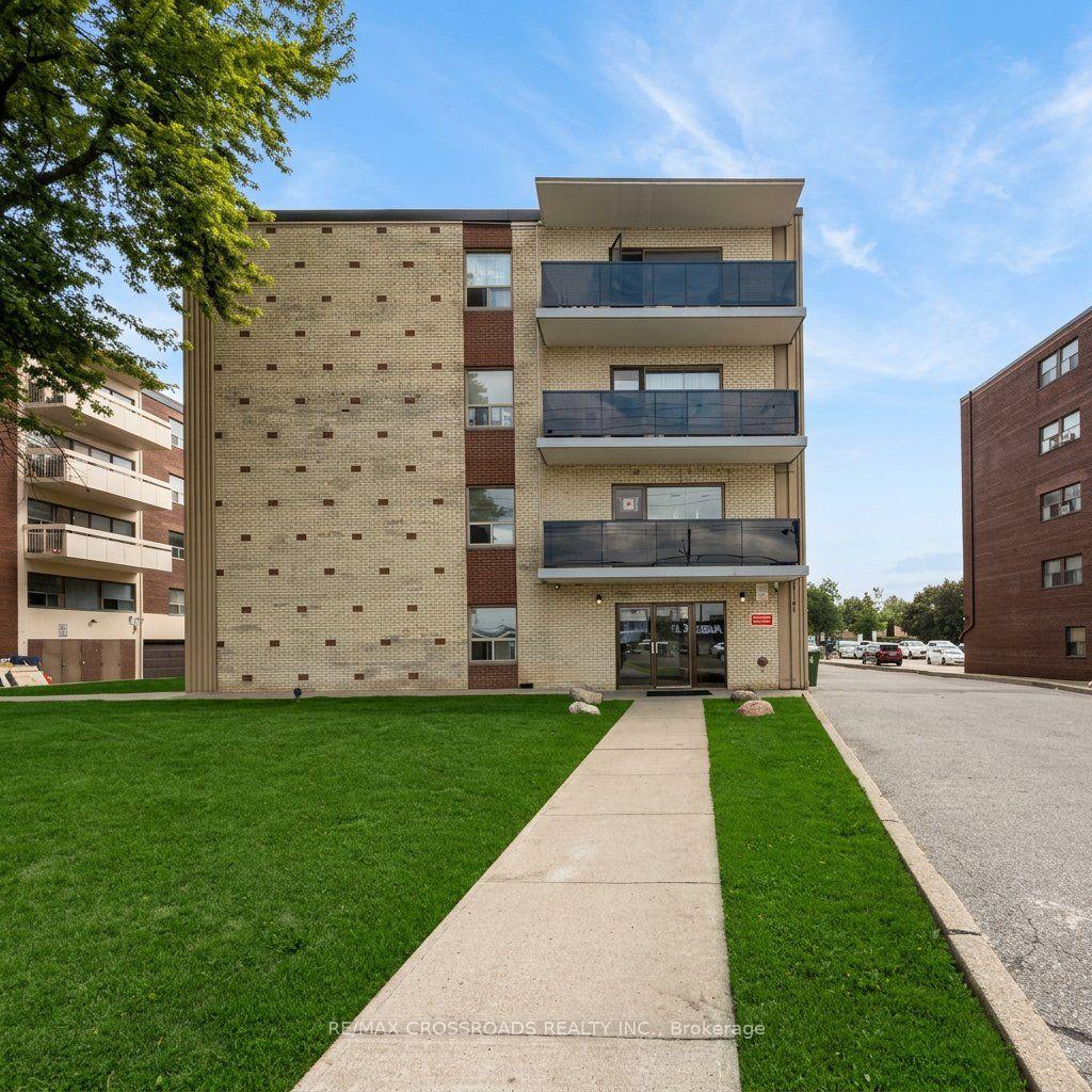Photo of Unit 203, 1181 Ellesmere Road
