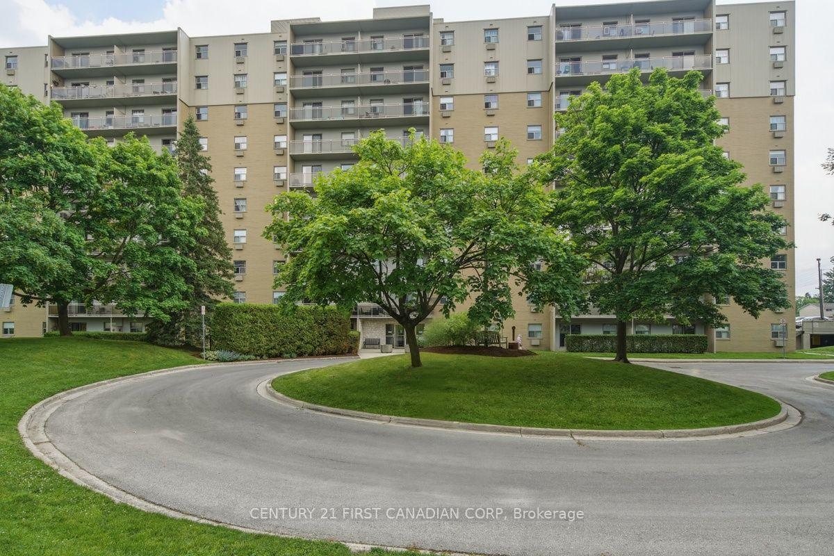 Photo of Unit 804, 931 Wonderland Road S