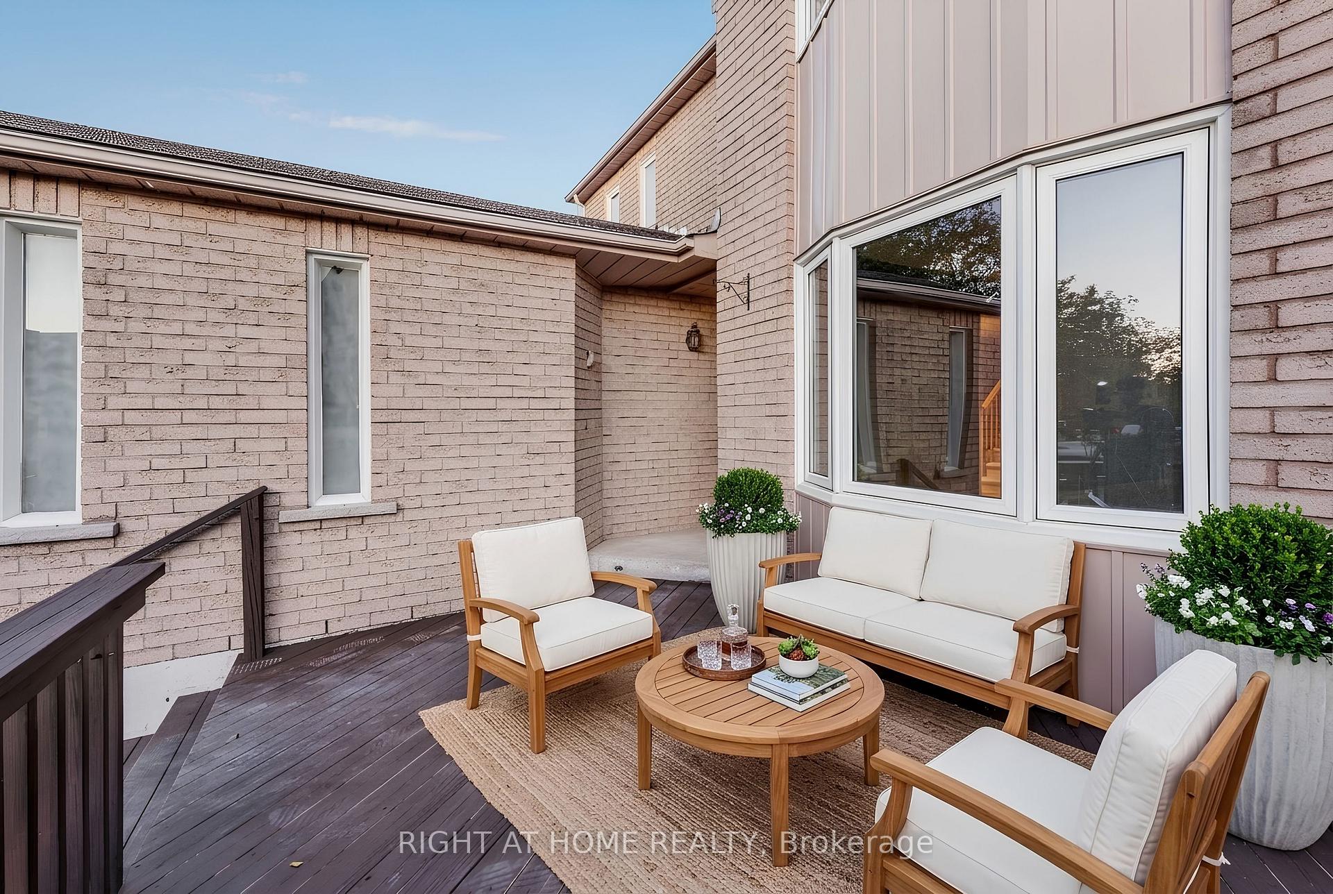 Photo 2 of 45 Blair Crescent, Barrie, Grove East — HOMEH