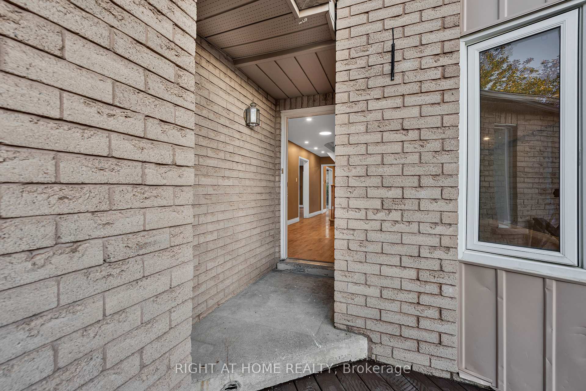 Photo 3 of 45 Blair Crescent, Barrie, Grove East — HOMEH