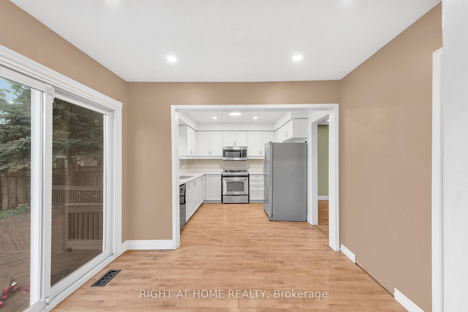 Photo 4 of 45 Blair Crescent, Barrie, Grove East — HOMEH