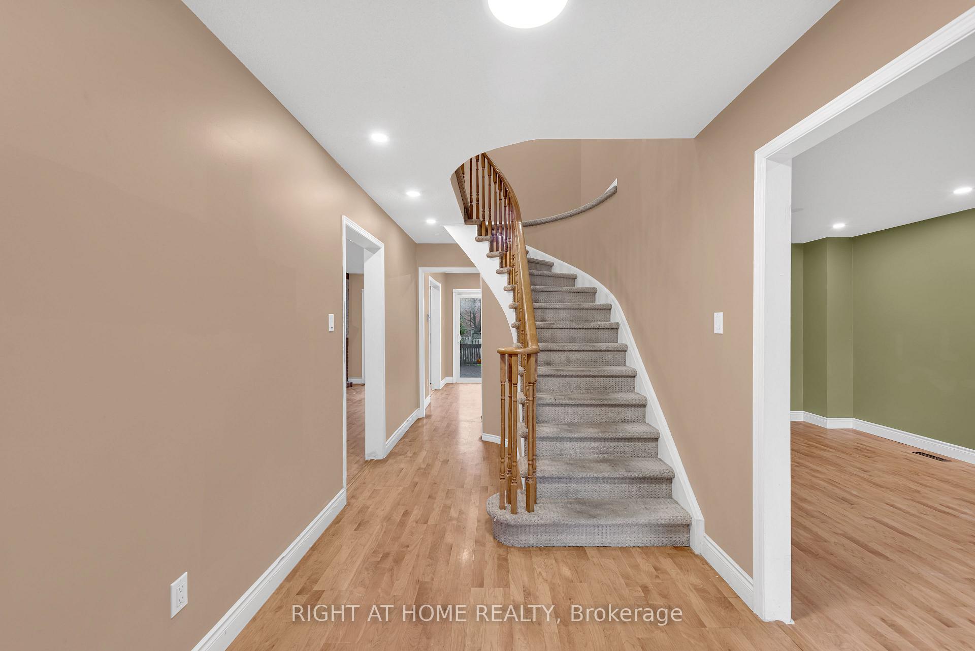 Photo 5 of 45 Blair Crescent, Barrie, Grove East — HOMEH