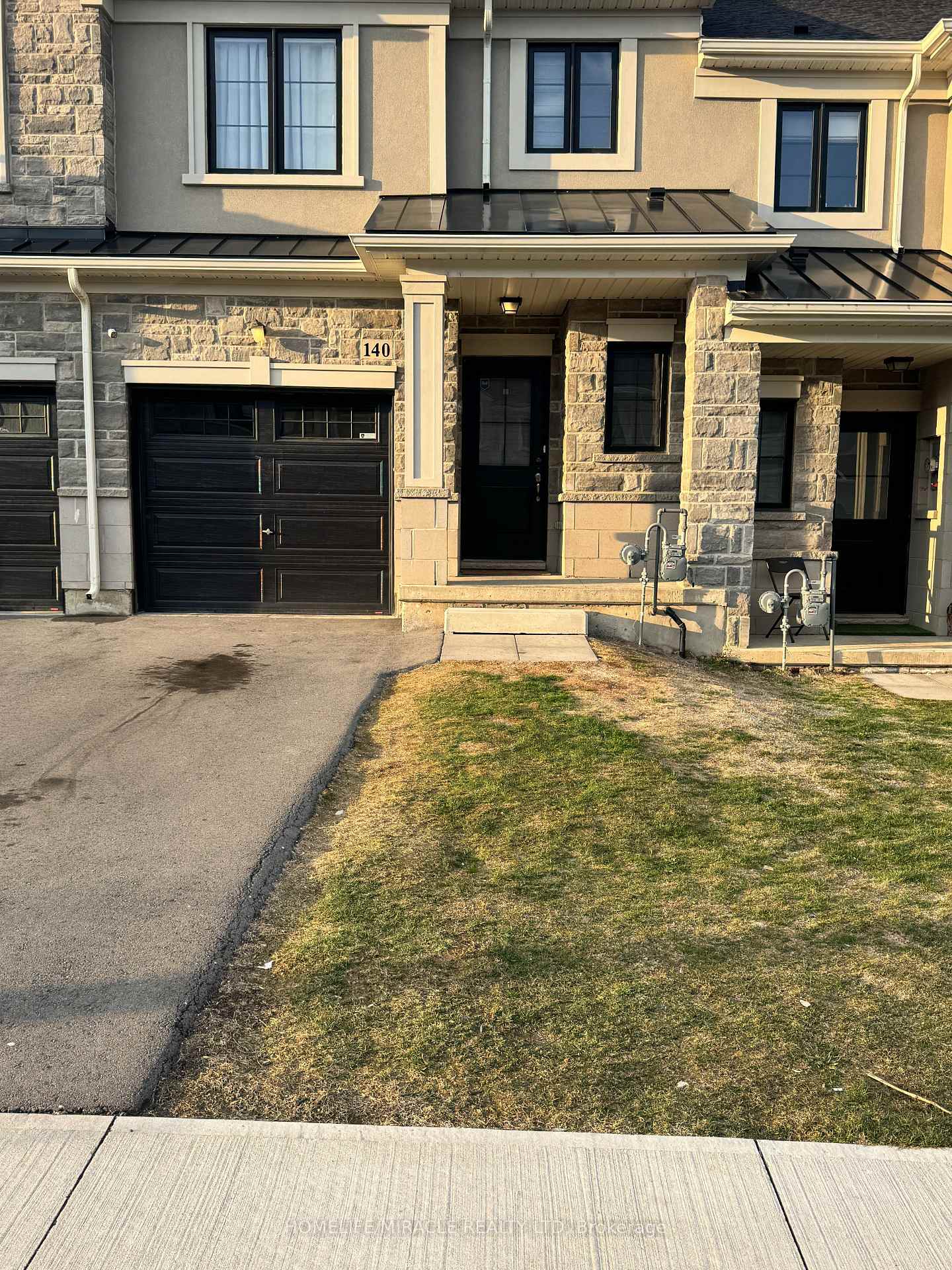 Photo 2 of 140 Aquasanta Crescent, Hamilton, Ryckmans — HOMEH