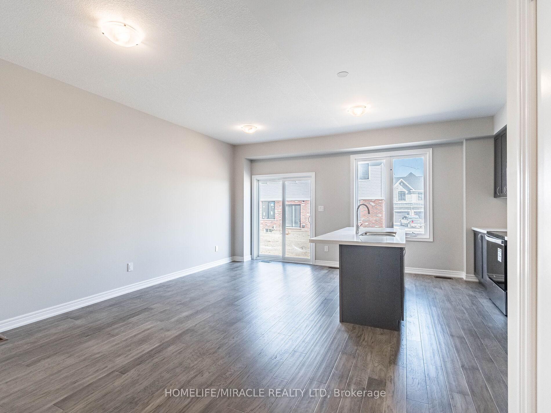 Photo 9 of 140 Aquasanta Crescent, Hamilton, Ryckmans — HOMEH