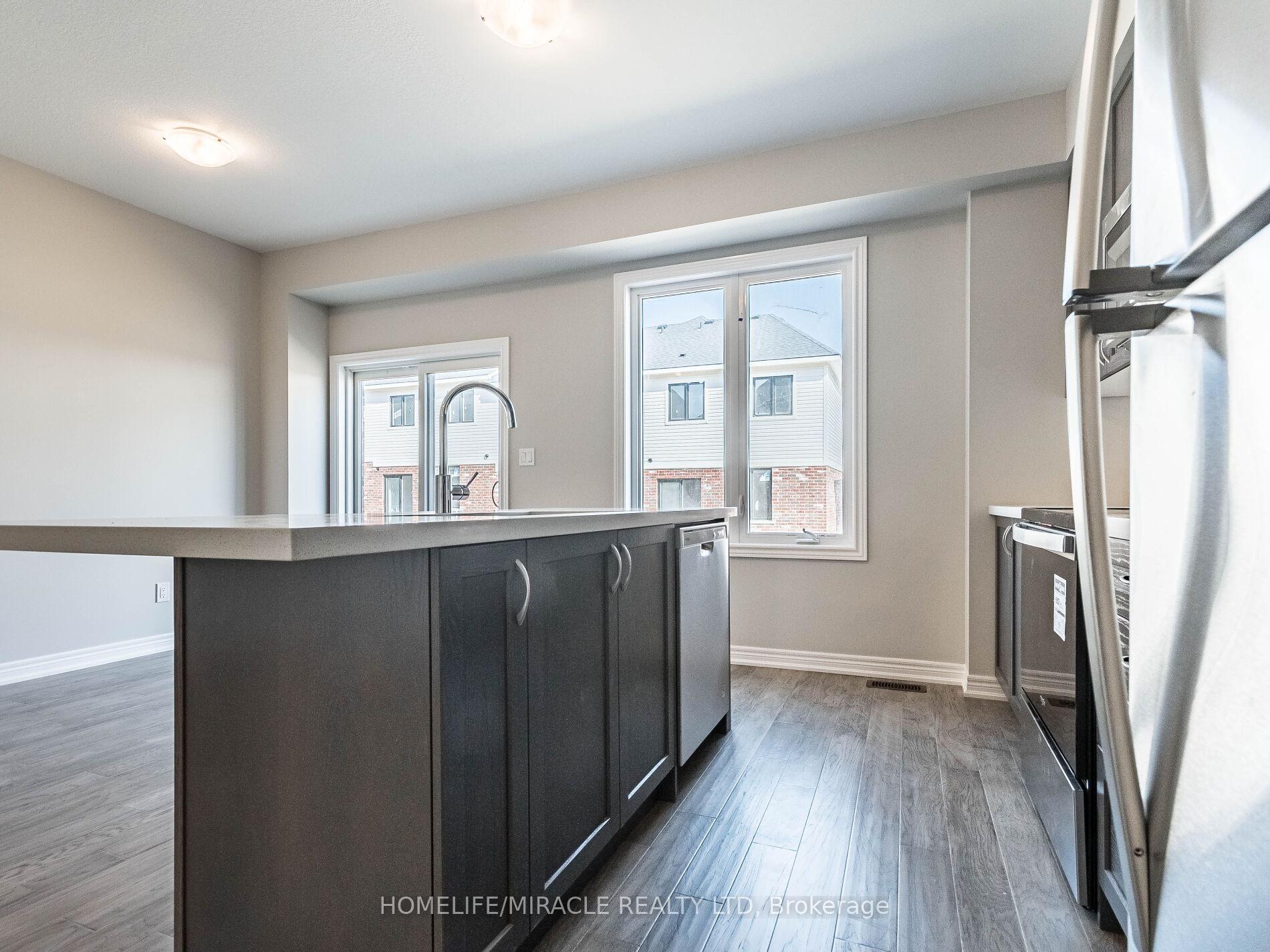 Photo 16 of 140 Aquasanta Crescent, Hamilton, Ryckmans — HOMEH