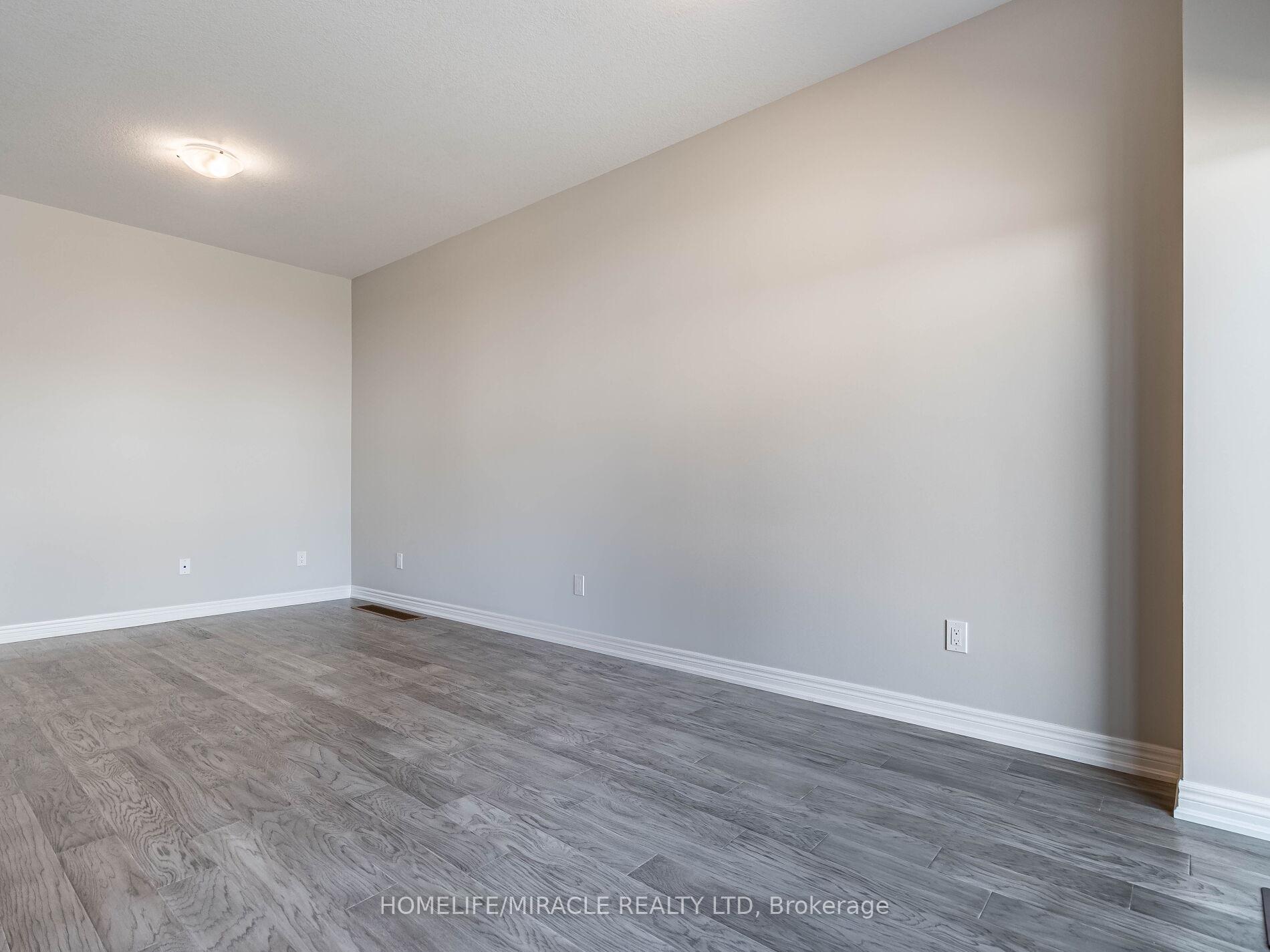 Photo 22 of 140 Aquasanta Crescent, Hamilton, Ryckmans — HOMEH