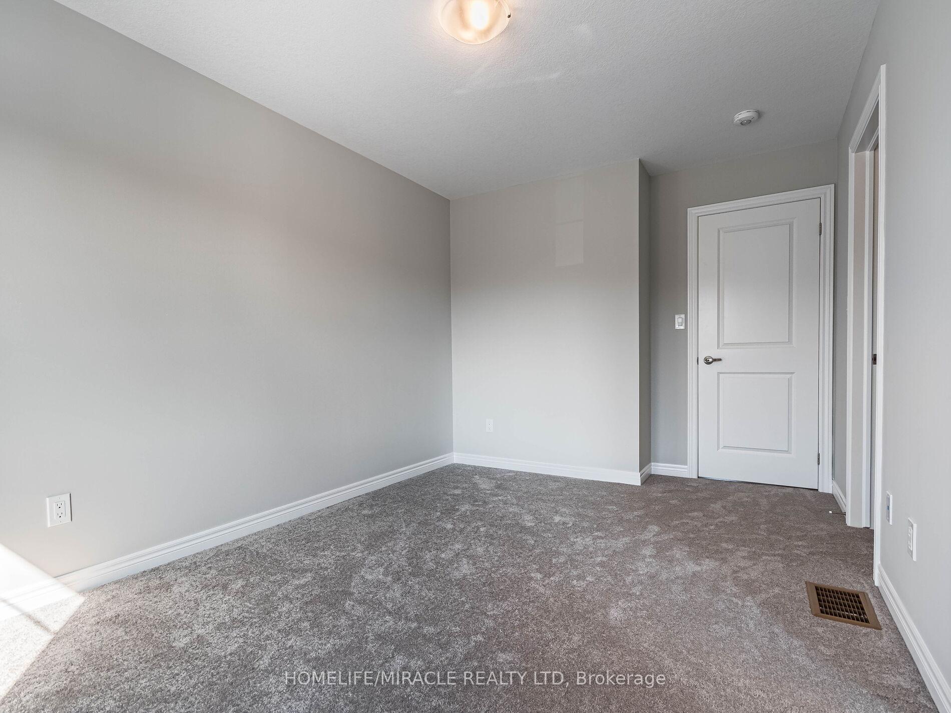 Photo 29 of 140 Aquasanta Crescent, Hamilton, Ryckmans — HOMEH