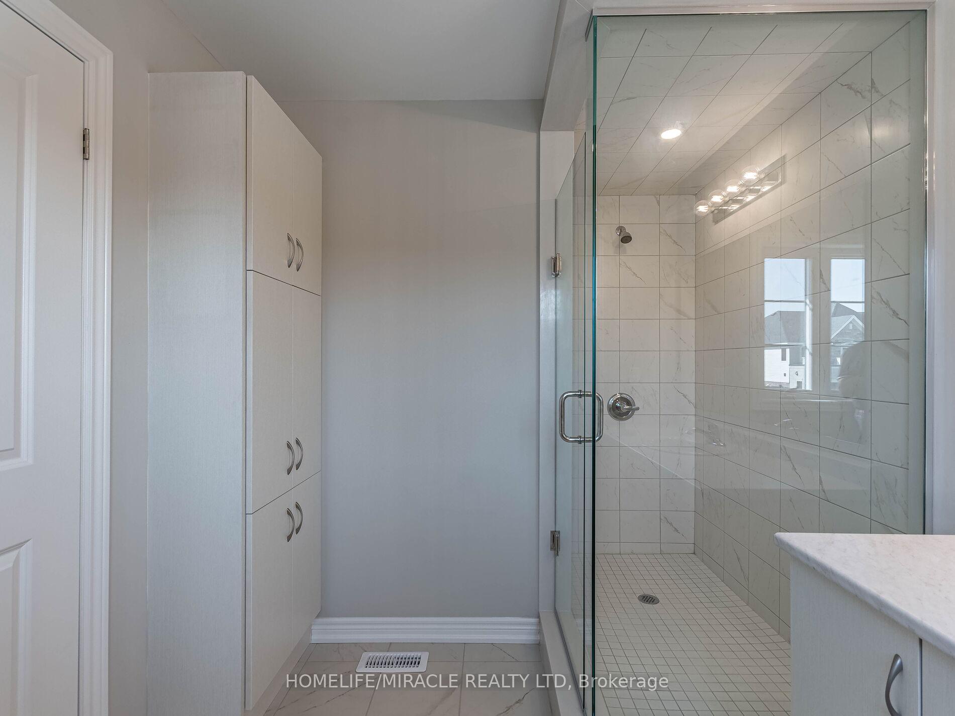 Photo 31 of 140 Aquasanta Crescent, Hamilton, Ryckmans — HOMEH
