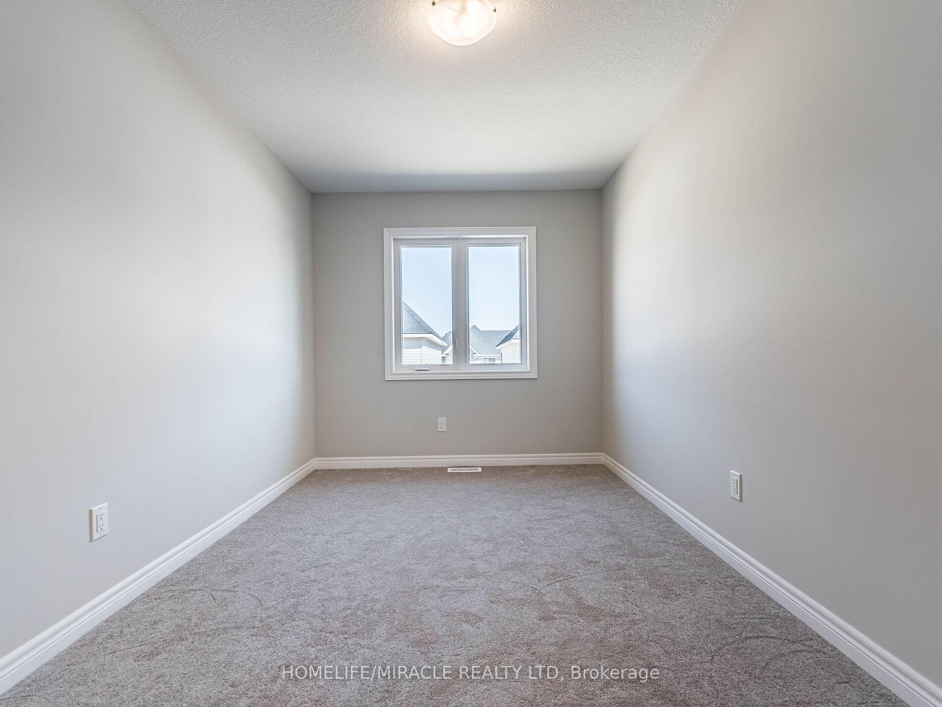Photo 33 of 140 Aquasanta Crescent, Hamilton, Ryckmans — HOMEH
