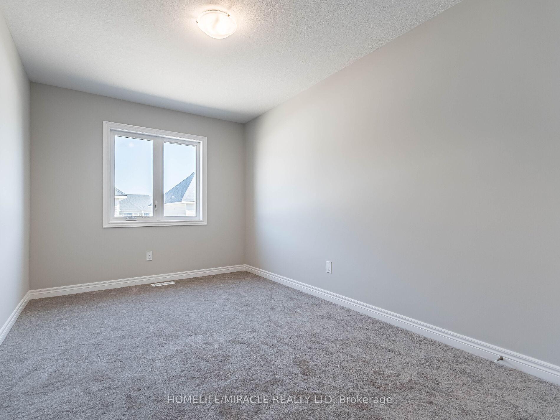 Photo 35 of 140 Aquasanta Crescent, Hamilton, Ryckmans — HOMEH