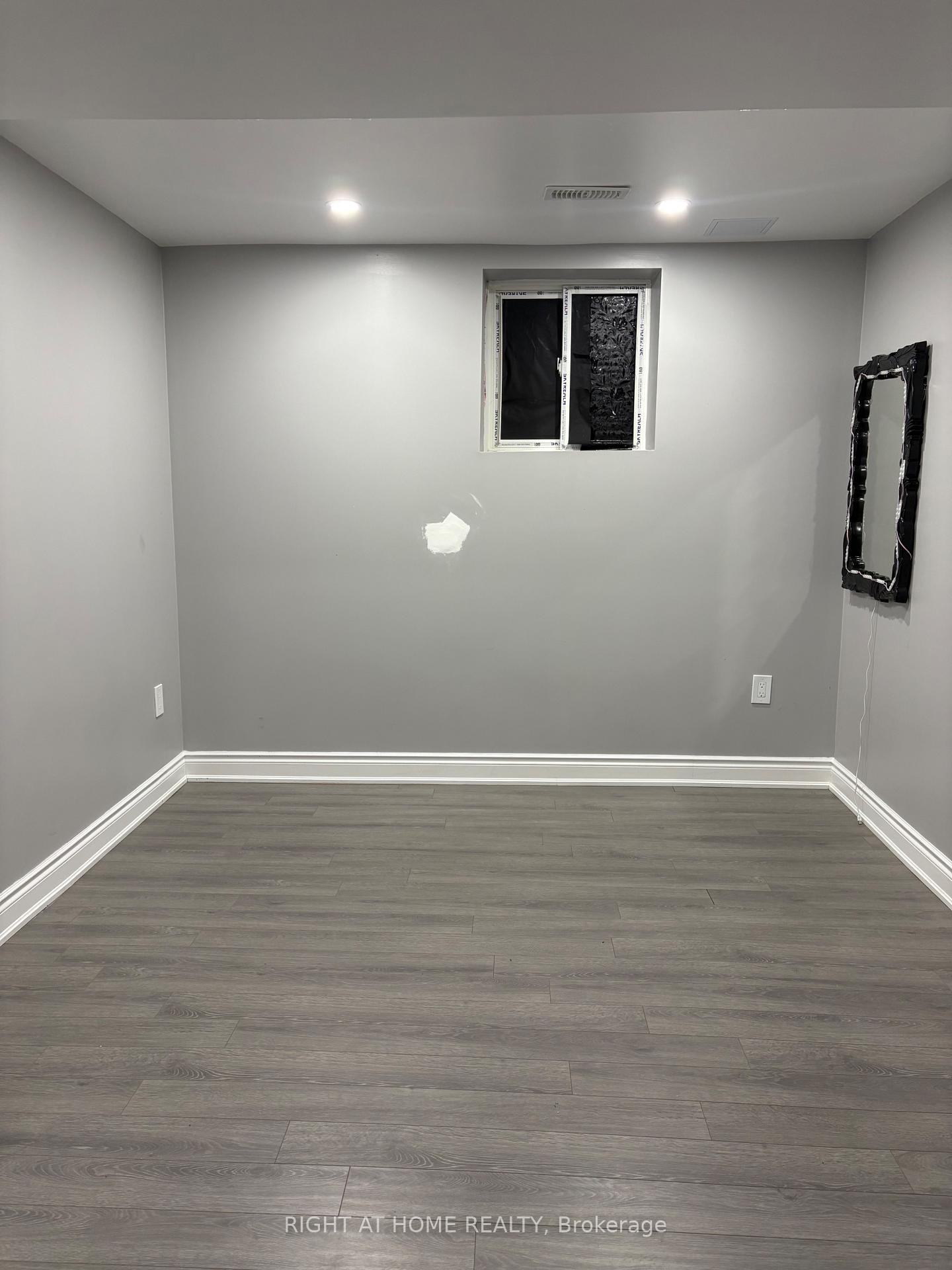 Photo 3 of Unit (Lower Level), 846 Francine Crescent, Mississauga, East Credit — HOMEH