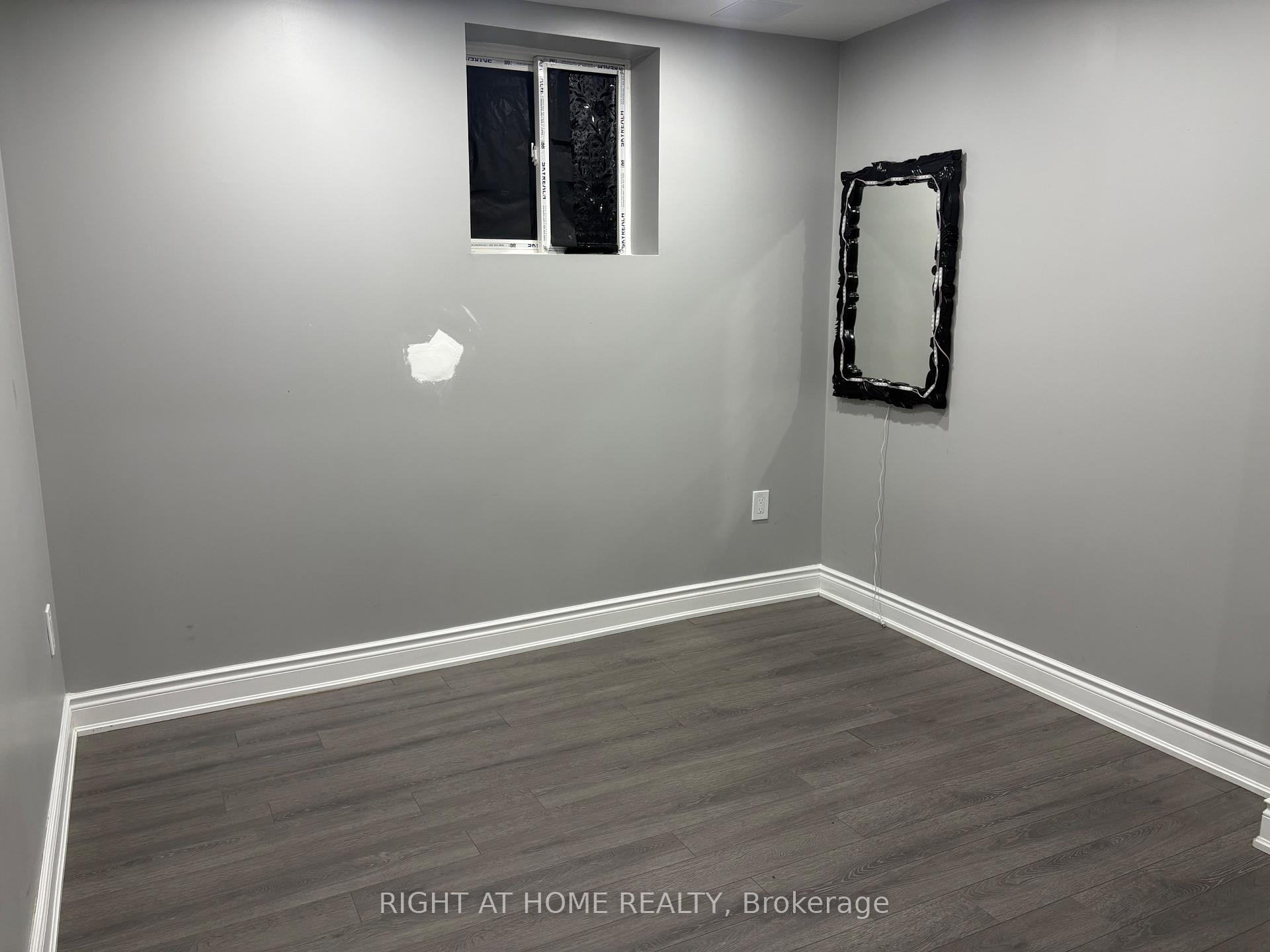 Photo 4 of Unit (Lower Level), 846 Francine Crescent, Mississauga, East Credit — HOMEH