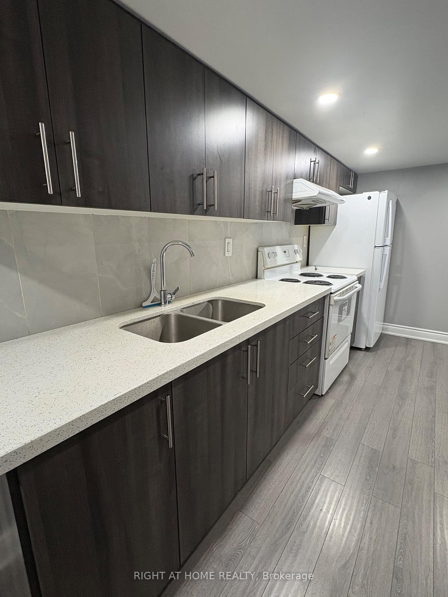 Photo 10 of Unit (Lower Level), 846 Francine Crescent, Mississauga, East Credit — HOMEH