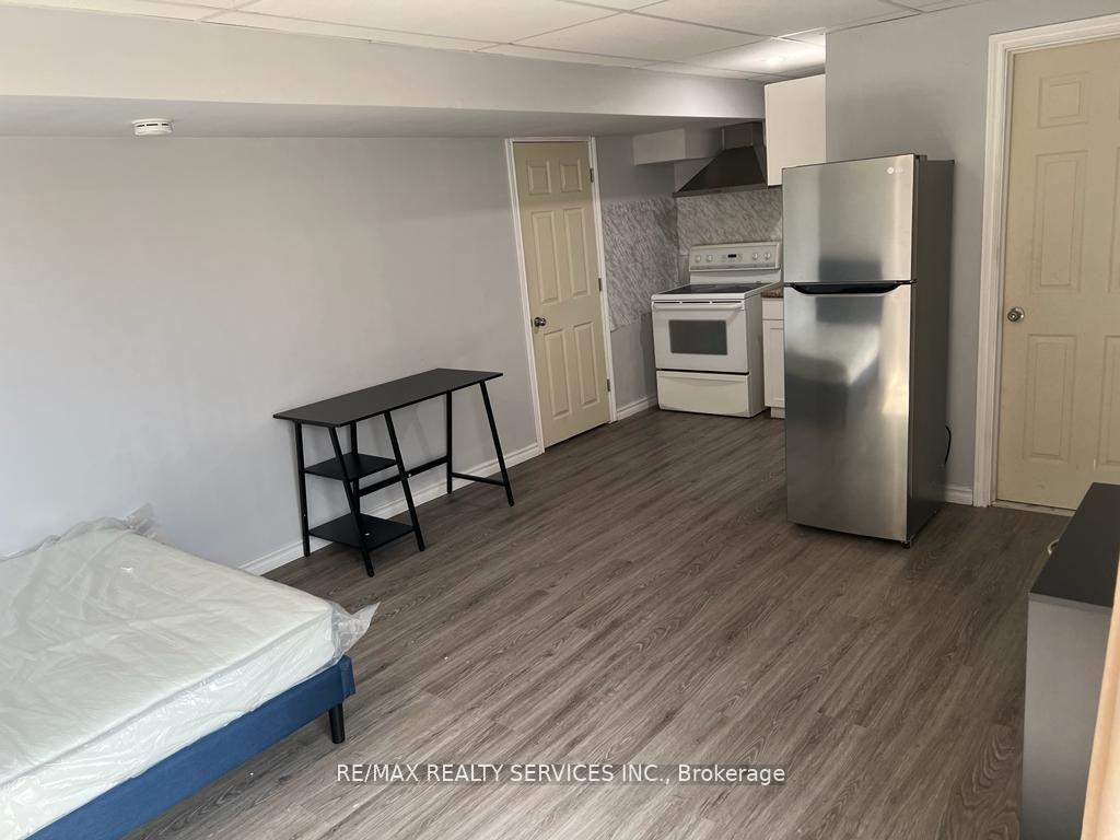 Photo 6 of Unit Bsmt, 6045 Ernest Crescent, Niagara Falls, Forestview — HOMEH