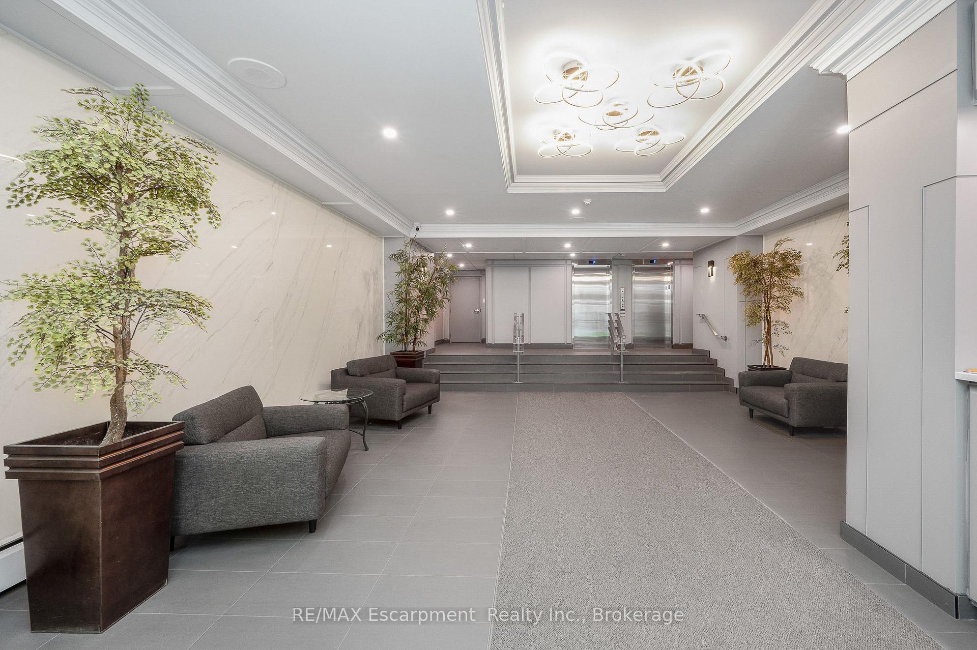 Photo 4 of Unit 310, 975 Warwick Court, Burlington, LaSalle — HOMEH
