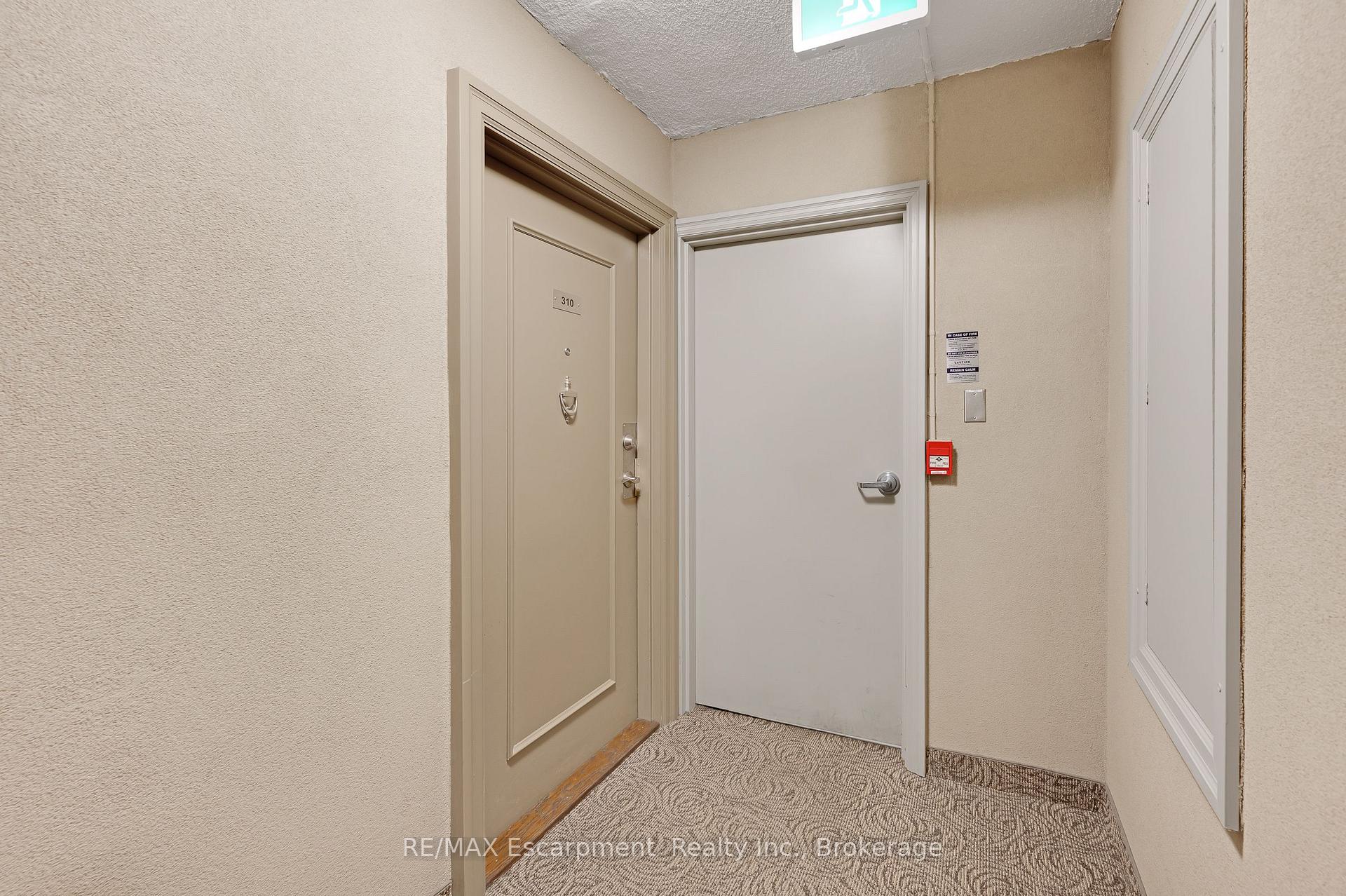 Photo 6 of Unit 310, 975 Warwick Court, Burlington, LaSalle — HOMEH