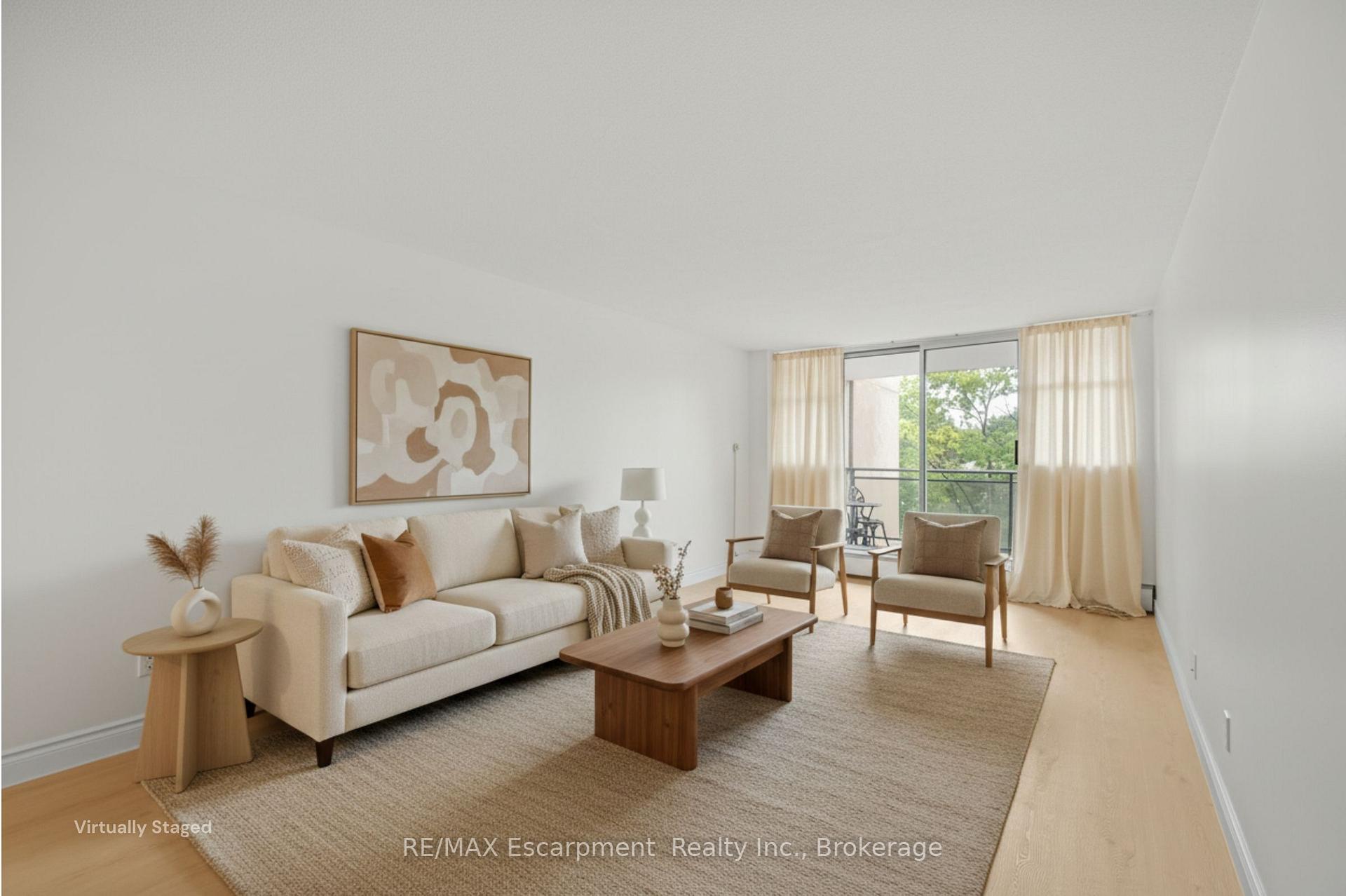Photo 8 of Unit 310, 975 Warwick Court, Burlington, LaSalle — HOMEH