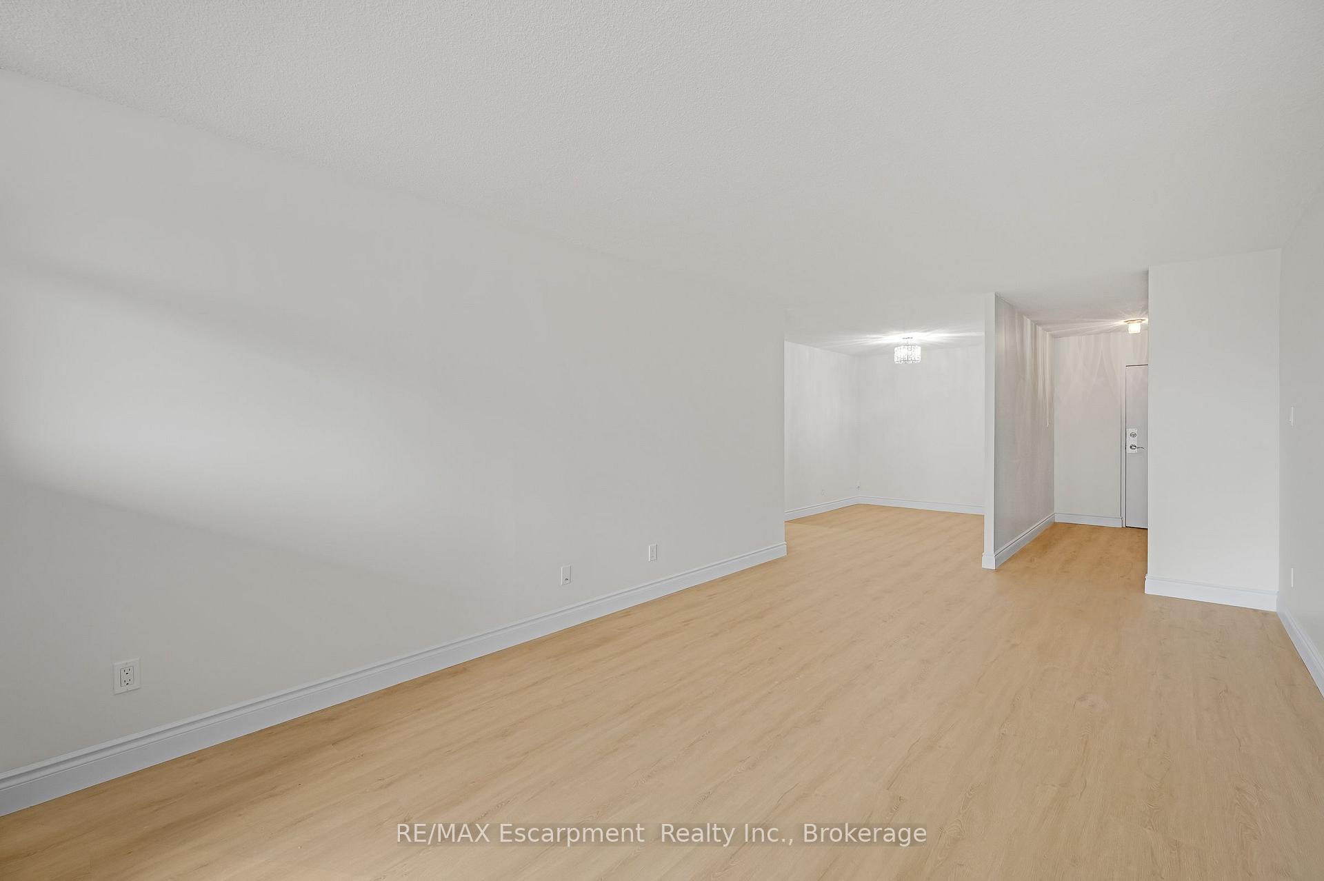Photo 11 of Unit 310, 975 Warwick Court, Burlington, LaSalle — HOMEH