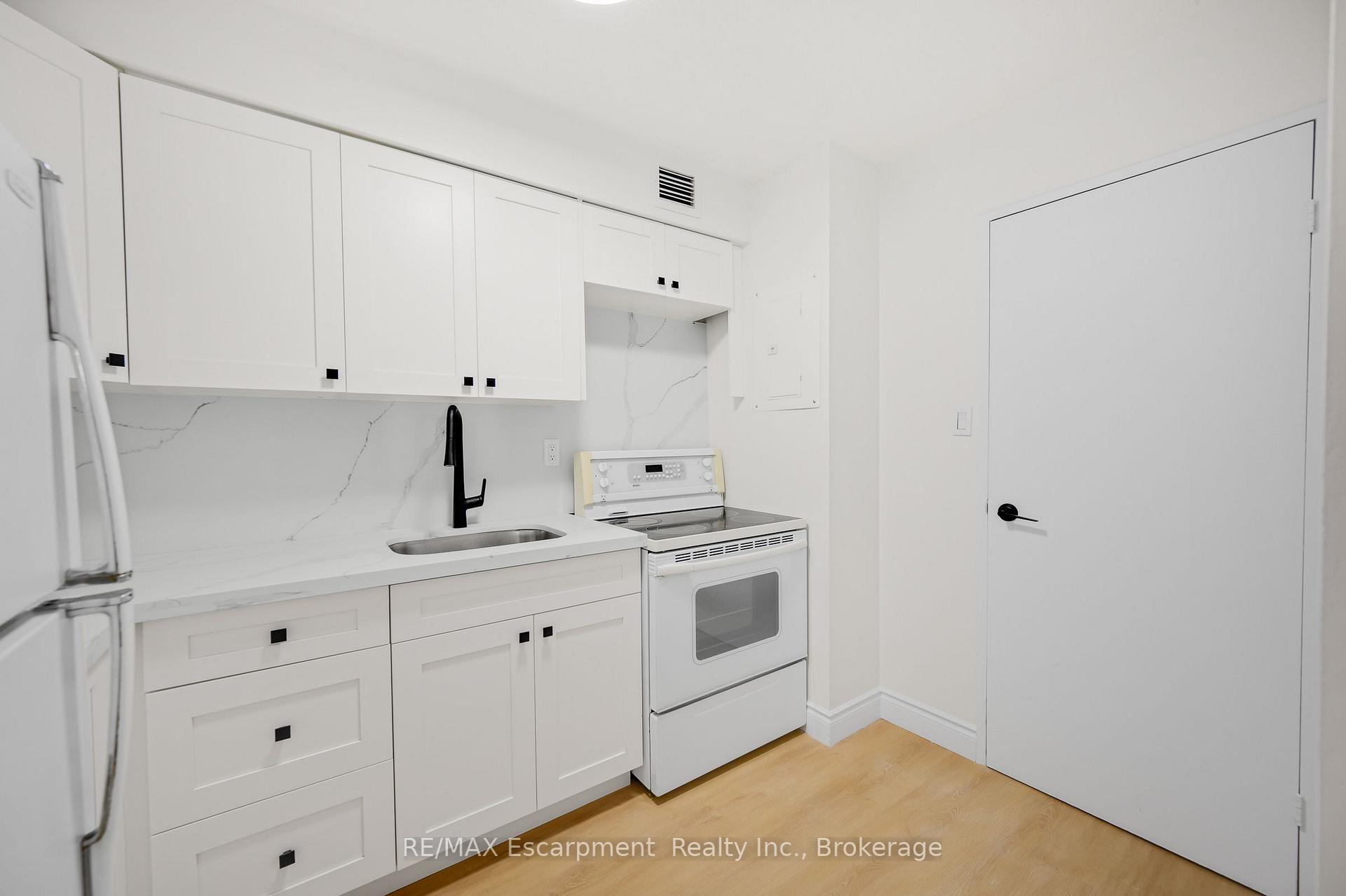 Photo 16 of Unit 310, 975 Warwick Court, Burlington, LaSalle — HOMEH