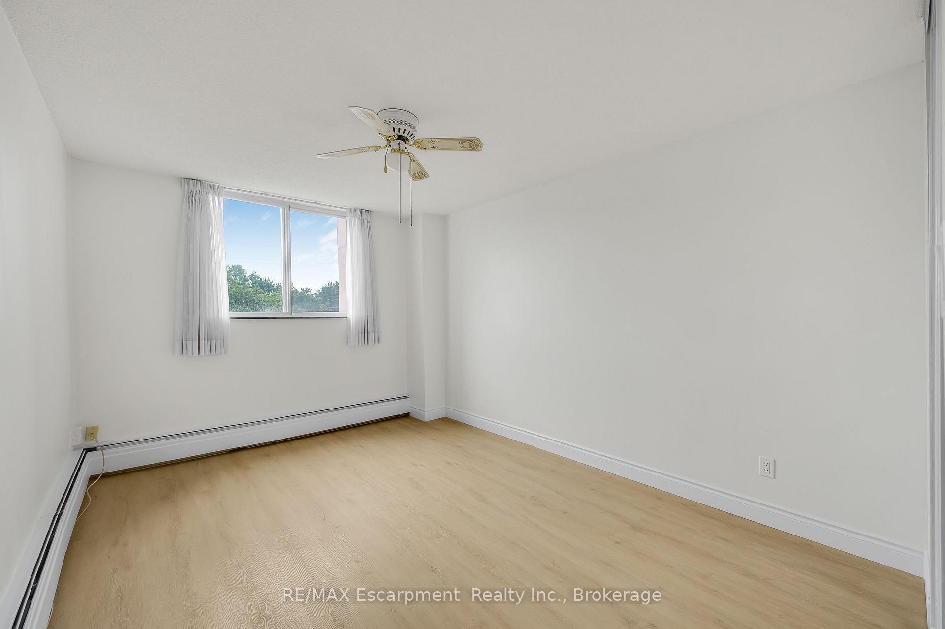 Photo 19 of Unit 310, 975 Warwick Court, Burlington, LaSalle — HOMEH