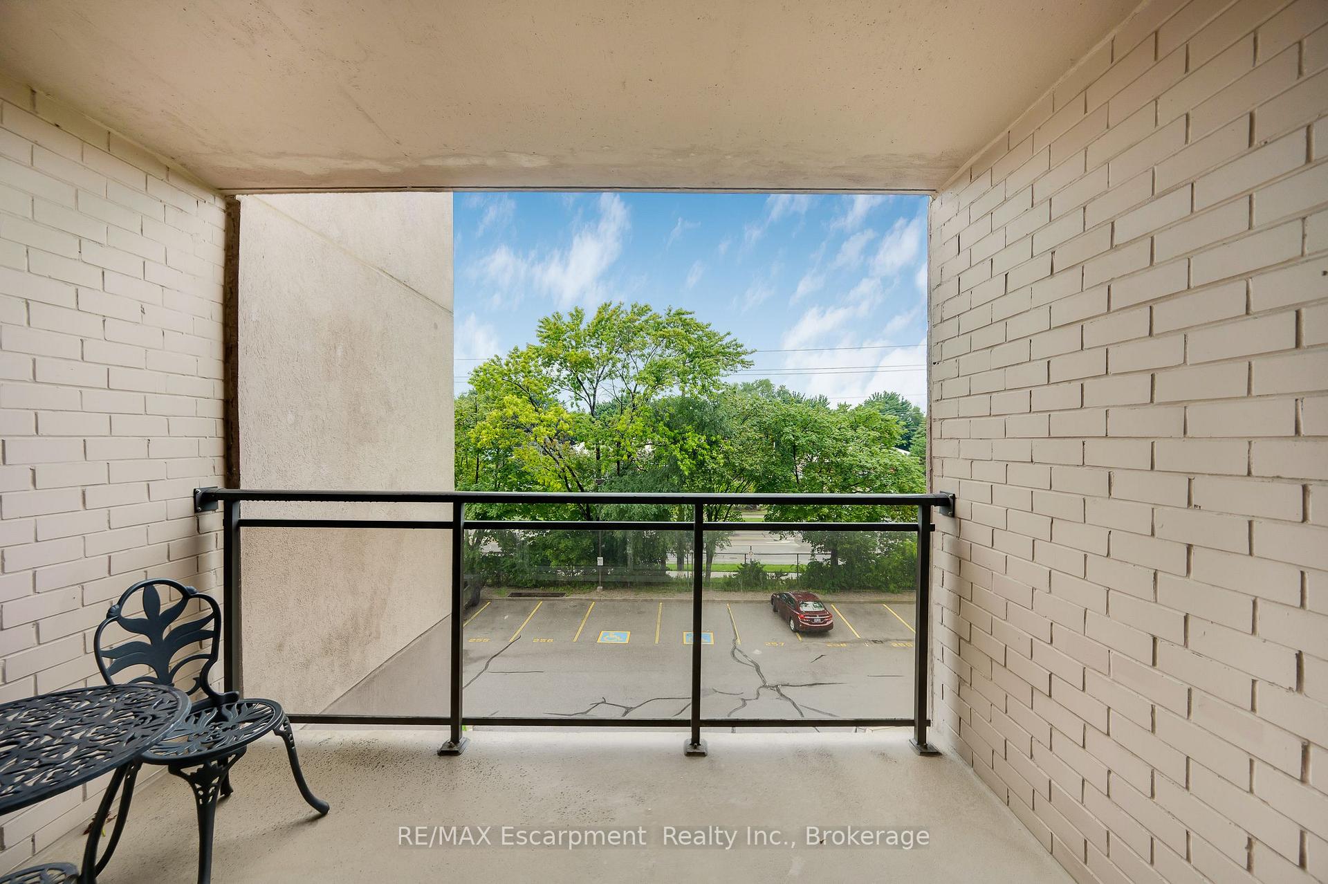 Photo 23 of Unit 310, 975 Warwick Court, Burlington, LaSalle — HOMEH