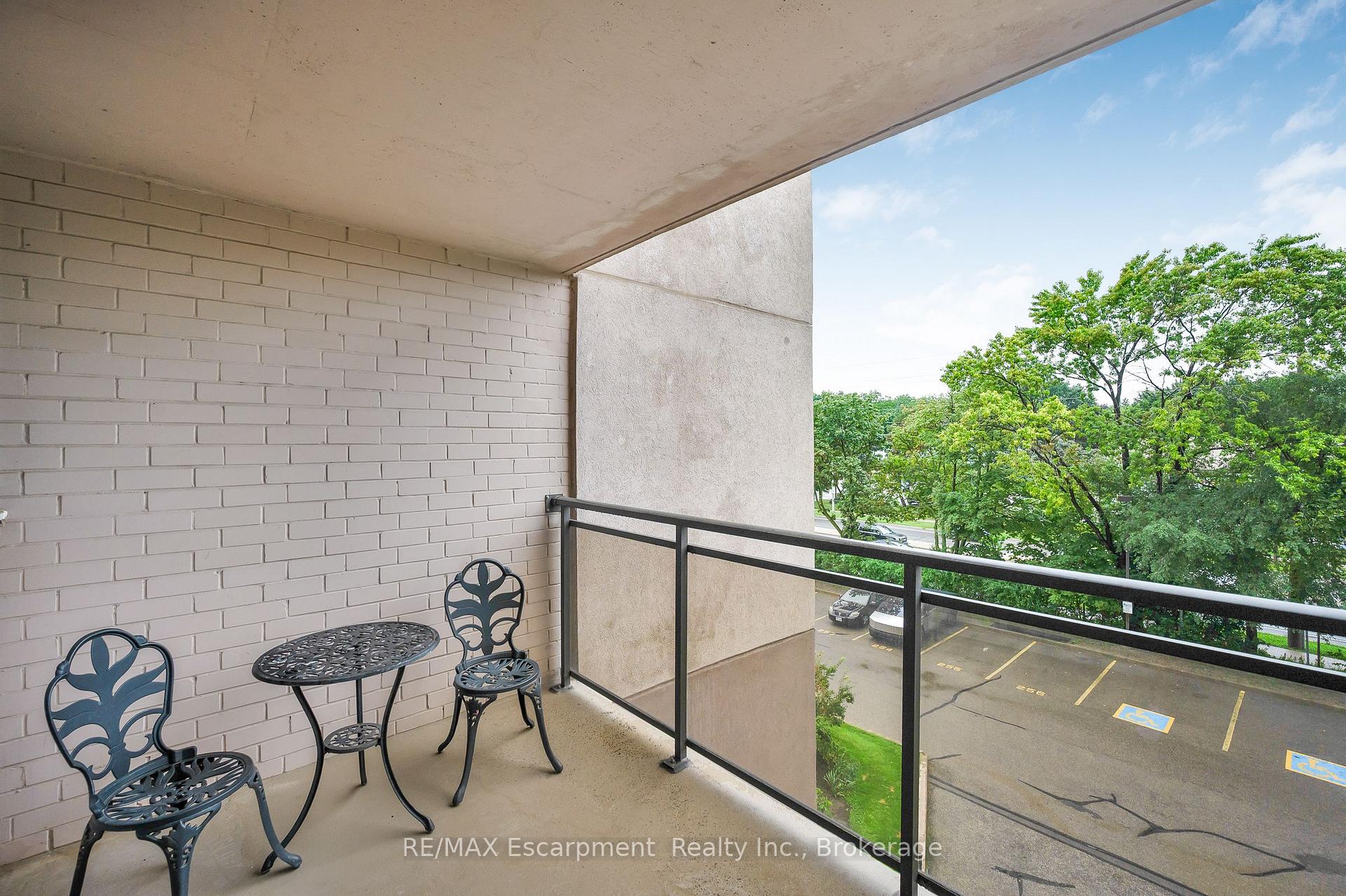 Photo 25 of Unit 310, 975 Warwick Court, Burlington, LaSalle — HOMEH