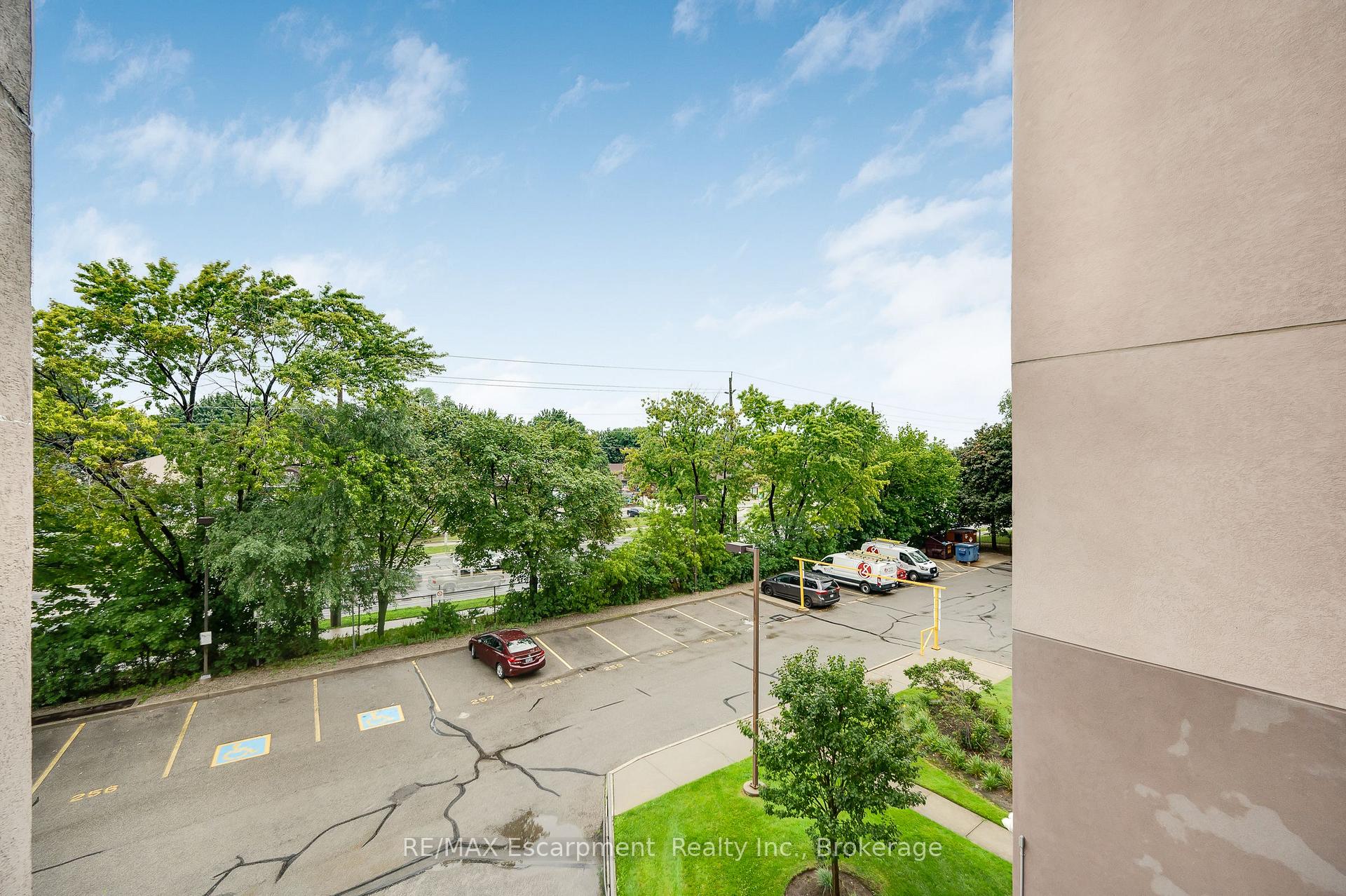 Photo 26 of Unit 310, 975 Warwick Court, Burlington, LaSalle — HOMEH