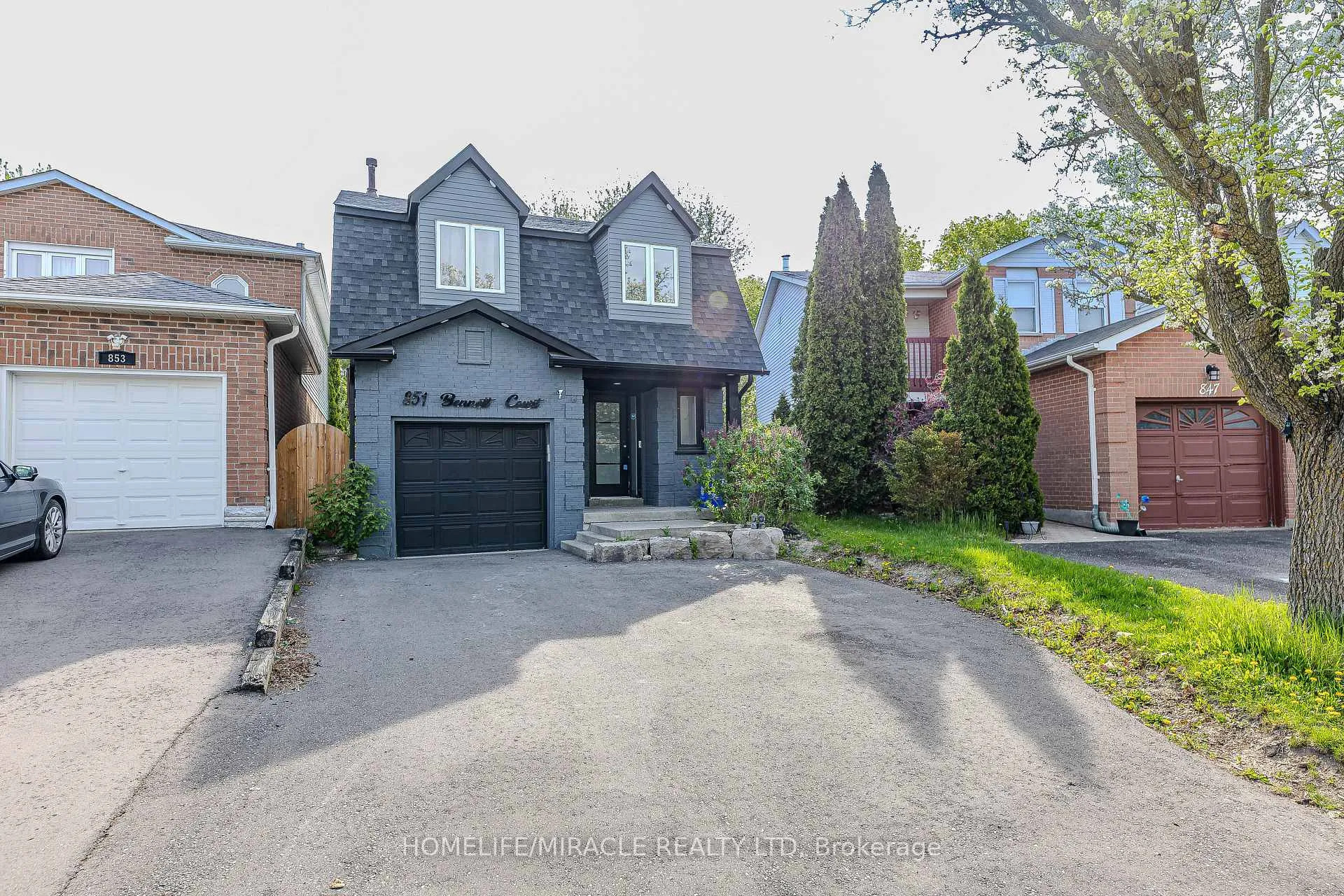 Photo 1 of 851 Bennett Court, Oshawa, Pinecrest — HOMEH