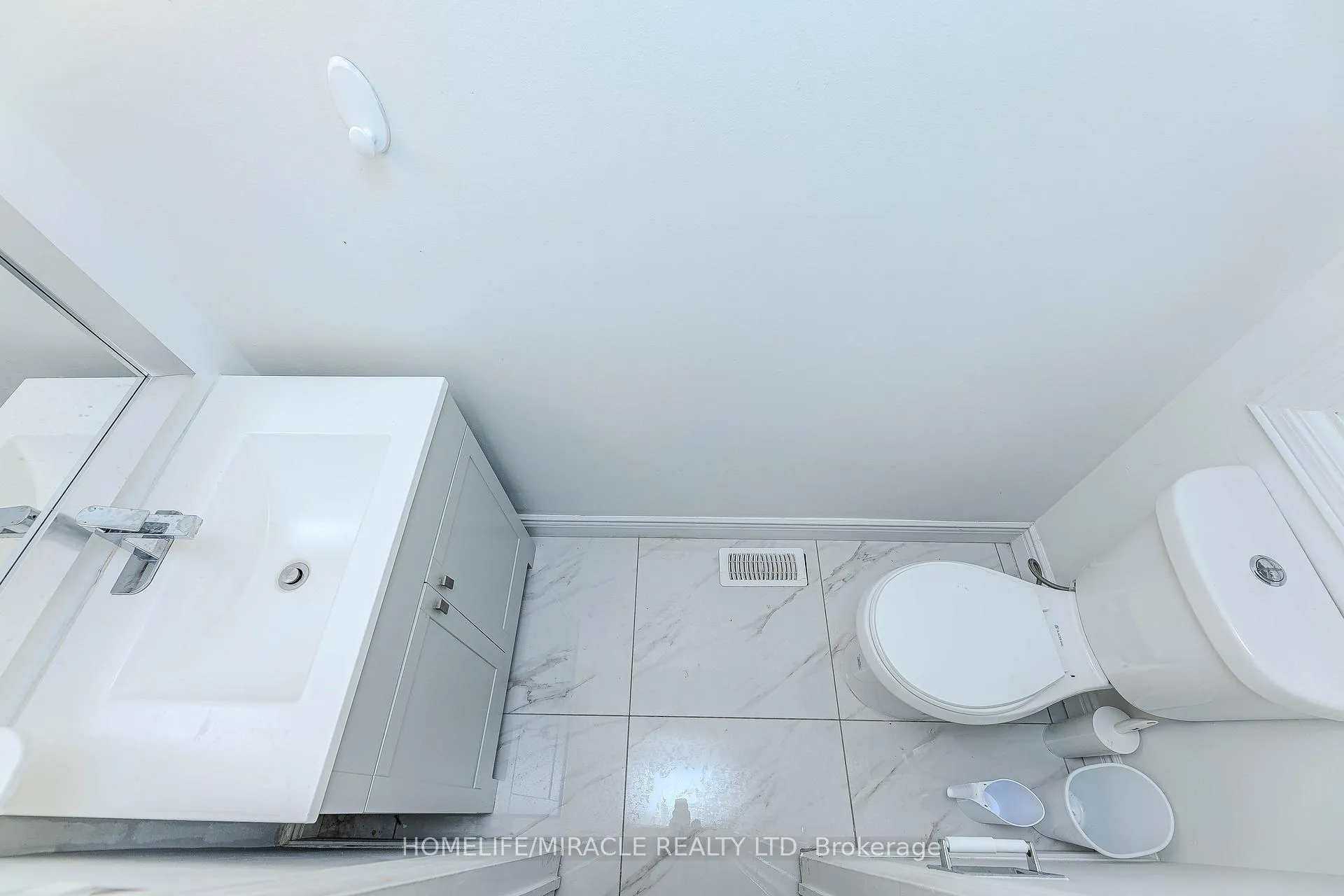 Photo 8 of 851 Bennett Court, Oshawa, Pinecrest — HOMEH