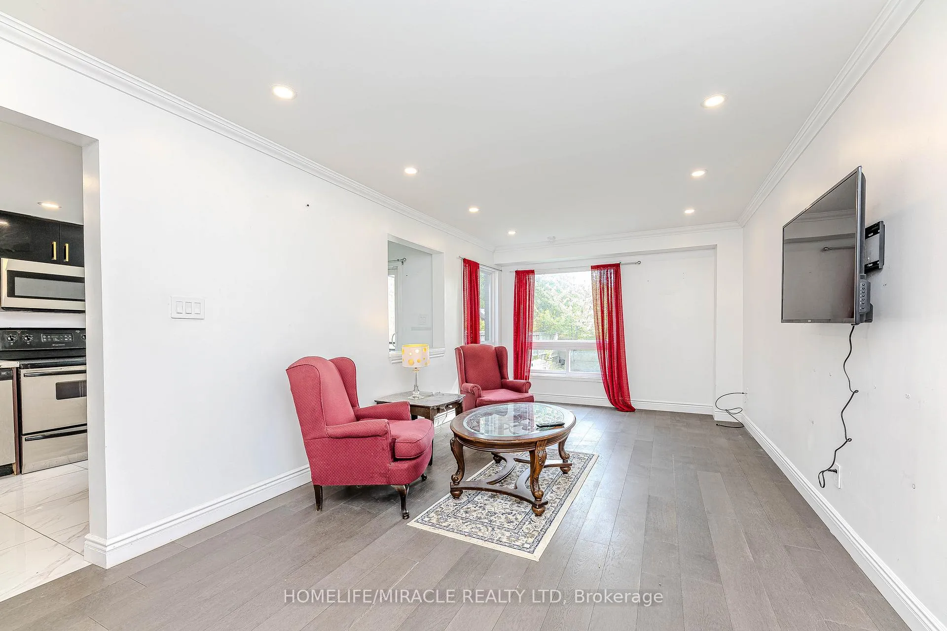Photo 12 of 851 Bennett Court, Oshawa, Pinecrest — HOMEH