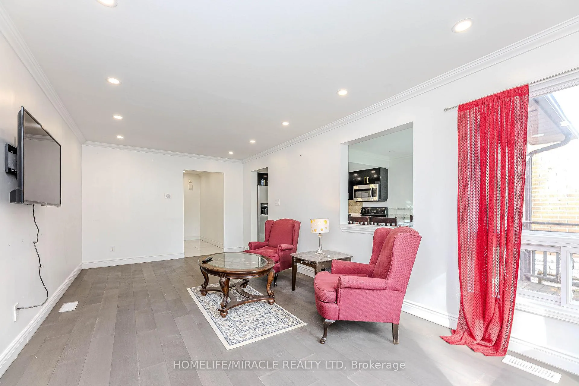 Photo 13 of 851 Bennett Court, Oshawa, Pinecrest — HOMEH
