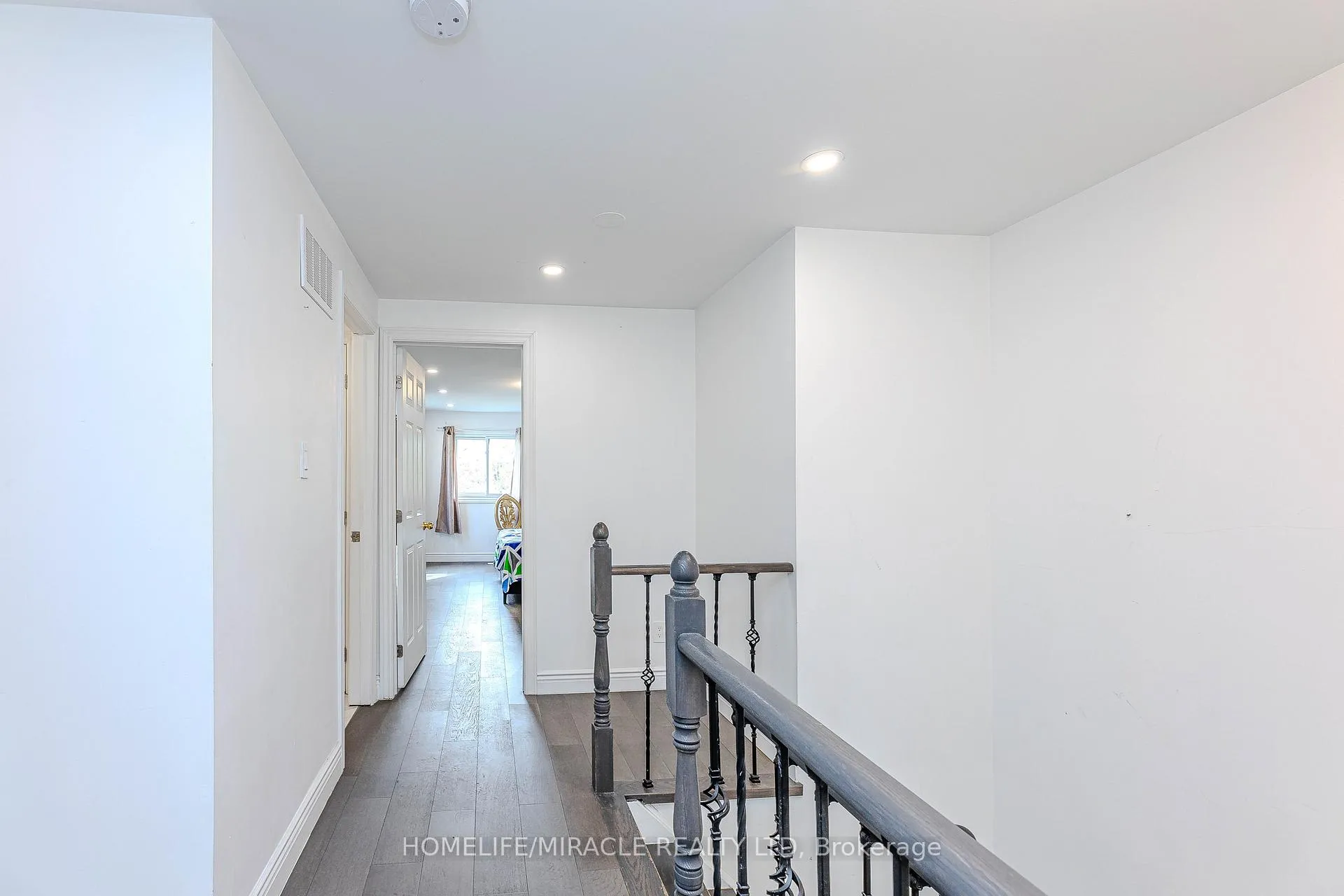 Photo 22 of 851 Bennett Court, Oshawa, Pinecrest — HOMEH