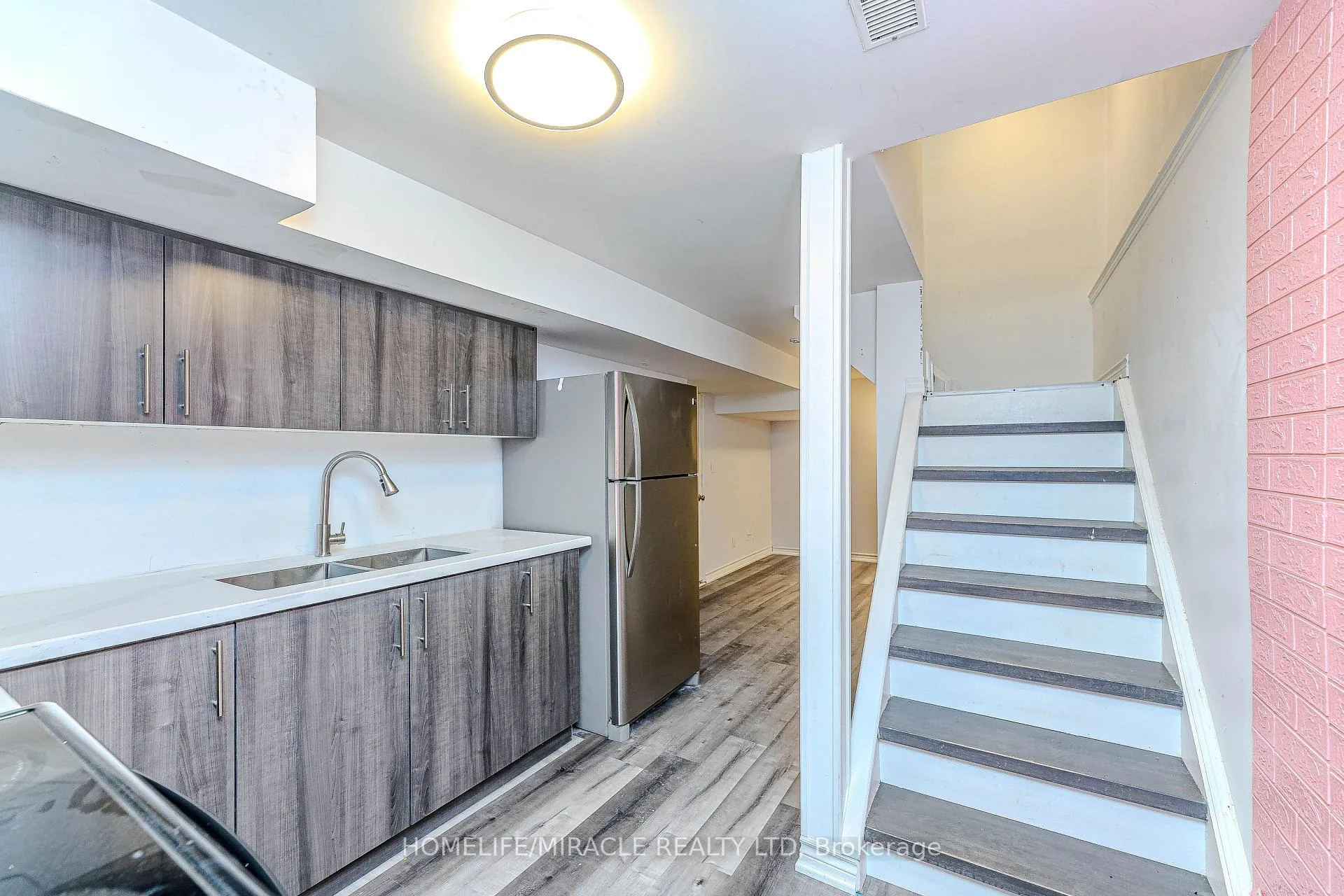 Photo 35 of 851 Bennett Court, Oshawa, Pinecrest — HOMEH
