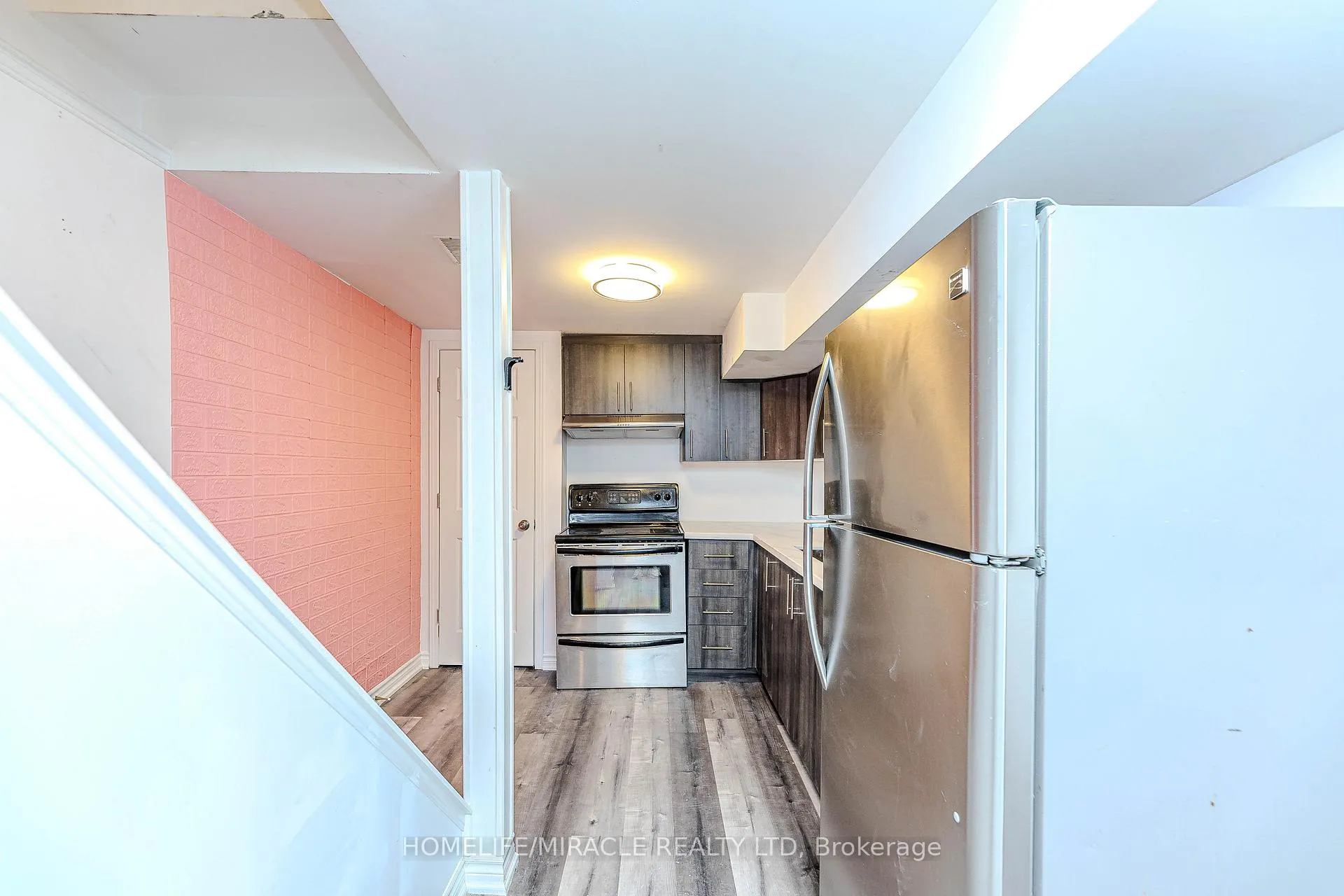 Photo 37 of 851 Bennett Court, Oshawa, Pinecrest — HOMEH
