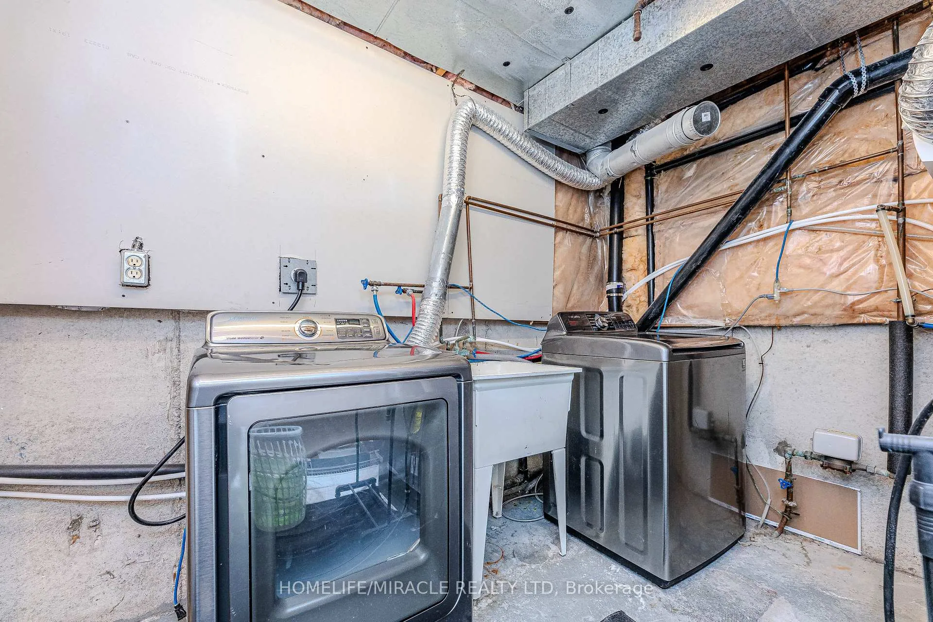 Photo 40 of 851 Bennett Court, Oshawa, Pinecrest — HOMEH