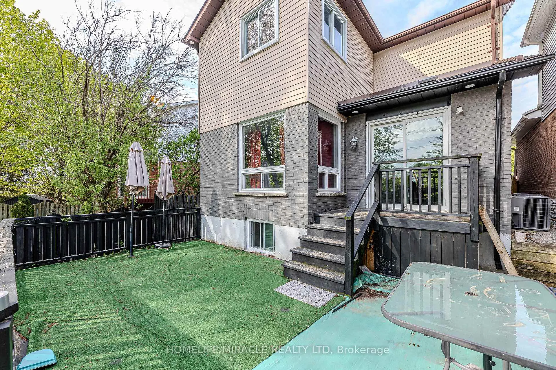 Photo 47 of 851 Bennett Court, Oshawa, Pinecrest — HOMEH