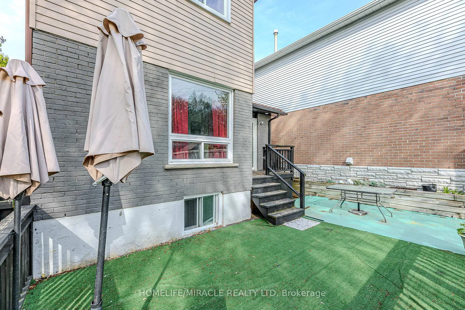 Photo 48 of 851 Bennett Court, Oshawa, Pinecrest — HOMEH