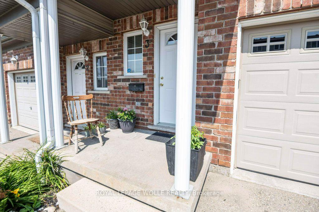 Photo 3 of Unit 3, 975 Strasburg Road, Kitchener, Country Hills — HOMEH