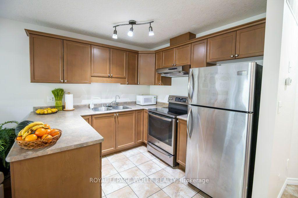 Photo 6 of Unit 3, 975 Strasburg Road, Kitchener, Country Hills — HOMEH