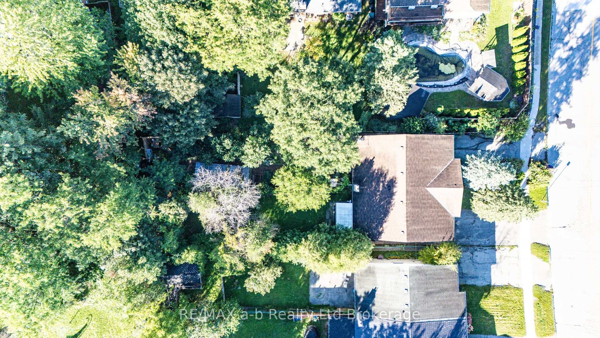 Photo 45 of 321 Bluevale Street N, Waterloo, Lincoln Heights — HOMEH