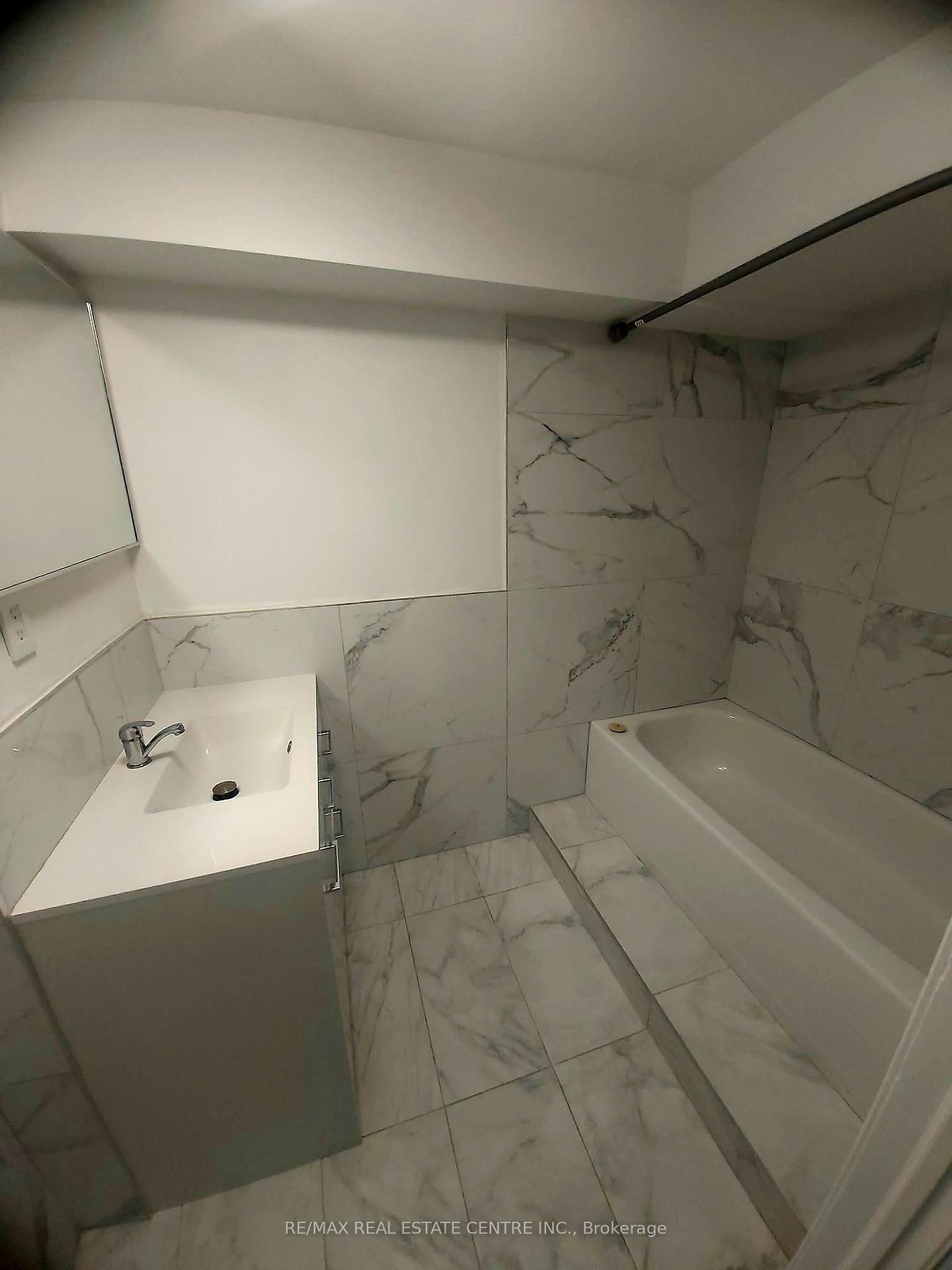 Photo 8 of 3324 Strabane Drive, Mississauga, Erindale — HOMEH